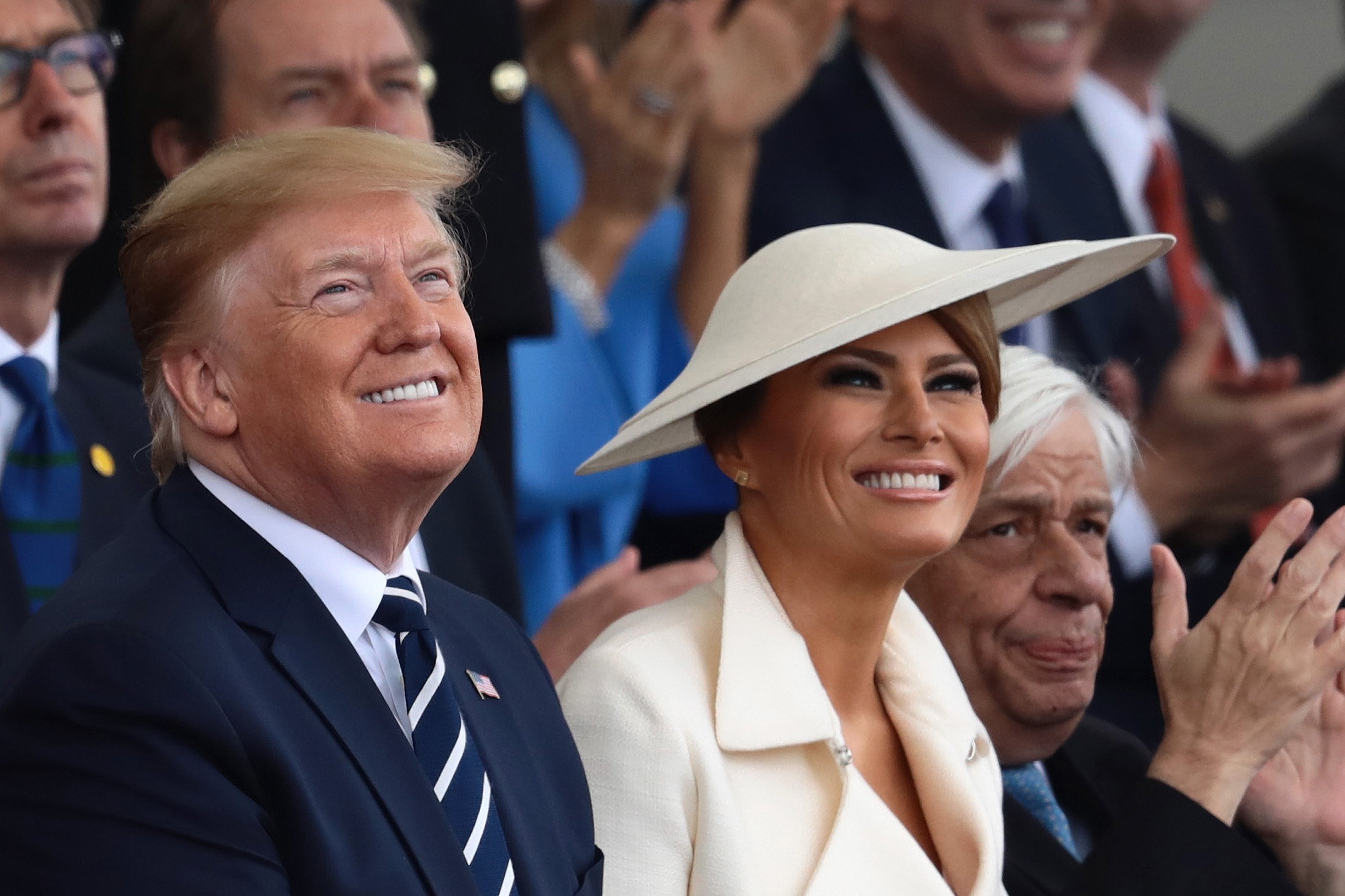 El presidente Donald Trump y Melania Trump en Portsmouth para la conmemoración del séptimo D-Day. | Foto: Getty Images