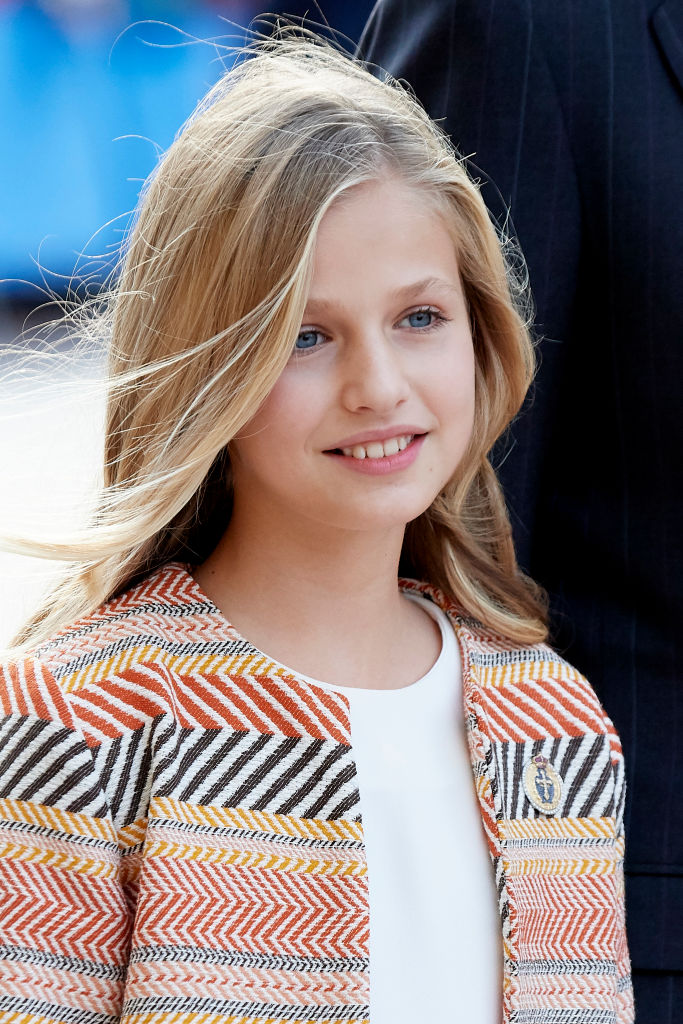 La princesa Leonor de España llega a la Catedral de Oviedo antes de la entrega de los Premios Princesa de Asturias 2019, el 17 de octubre de 2019 en Oviedo. | Foto: Getty Images