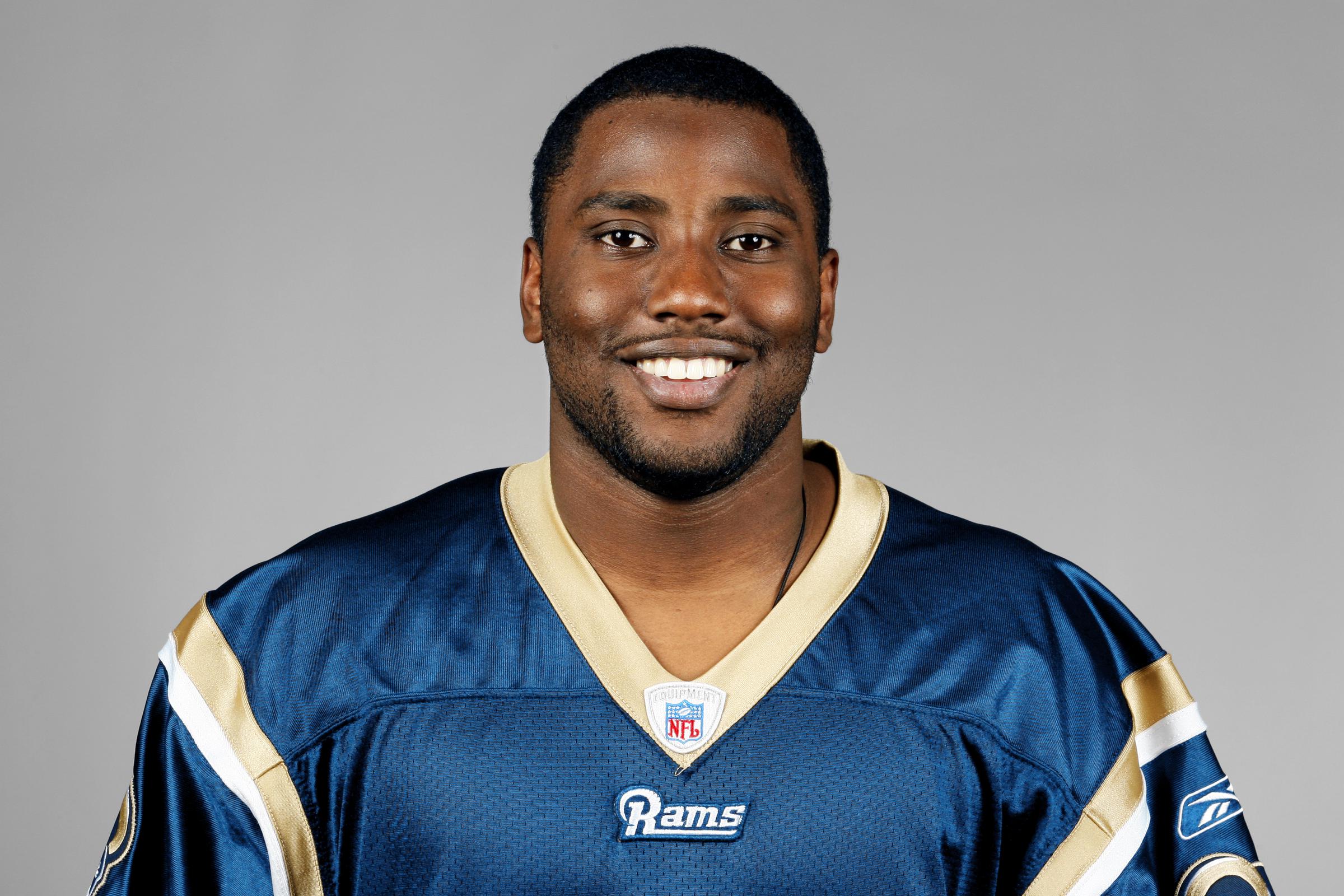 John David Washington posa para su retrato de la NFL el 1 de abril de 2006, en St. Louis, Missouri. | Fuente: Getty Images