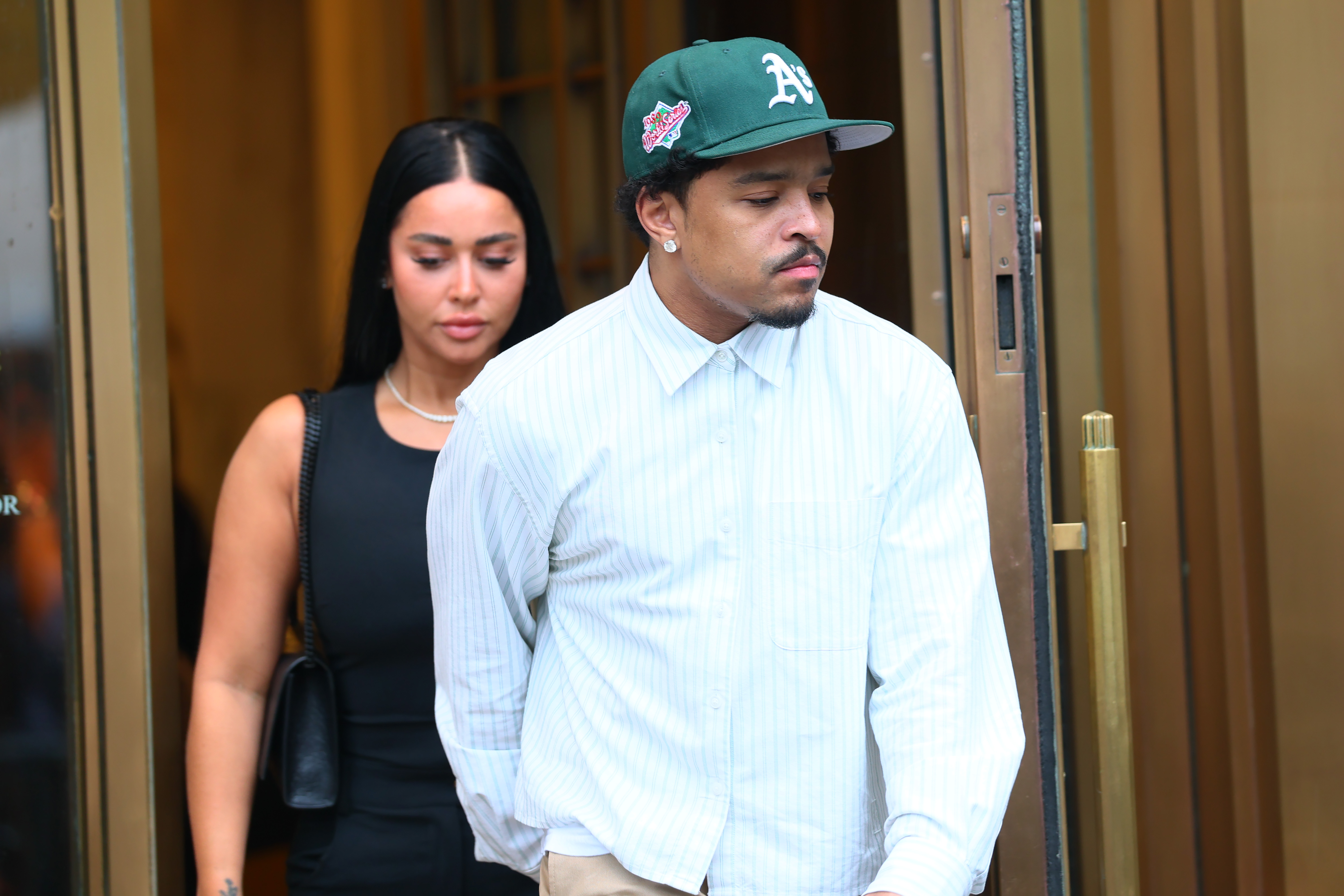 Justin Combs sale del Tribunal Federal de Manhattan el 1 de julio de 2025, en Nueva York. | Fuente: Getty Images