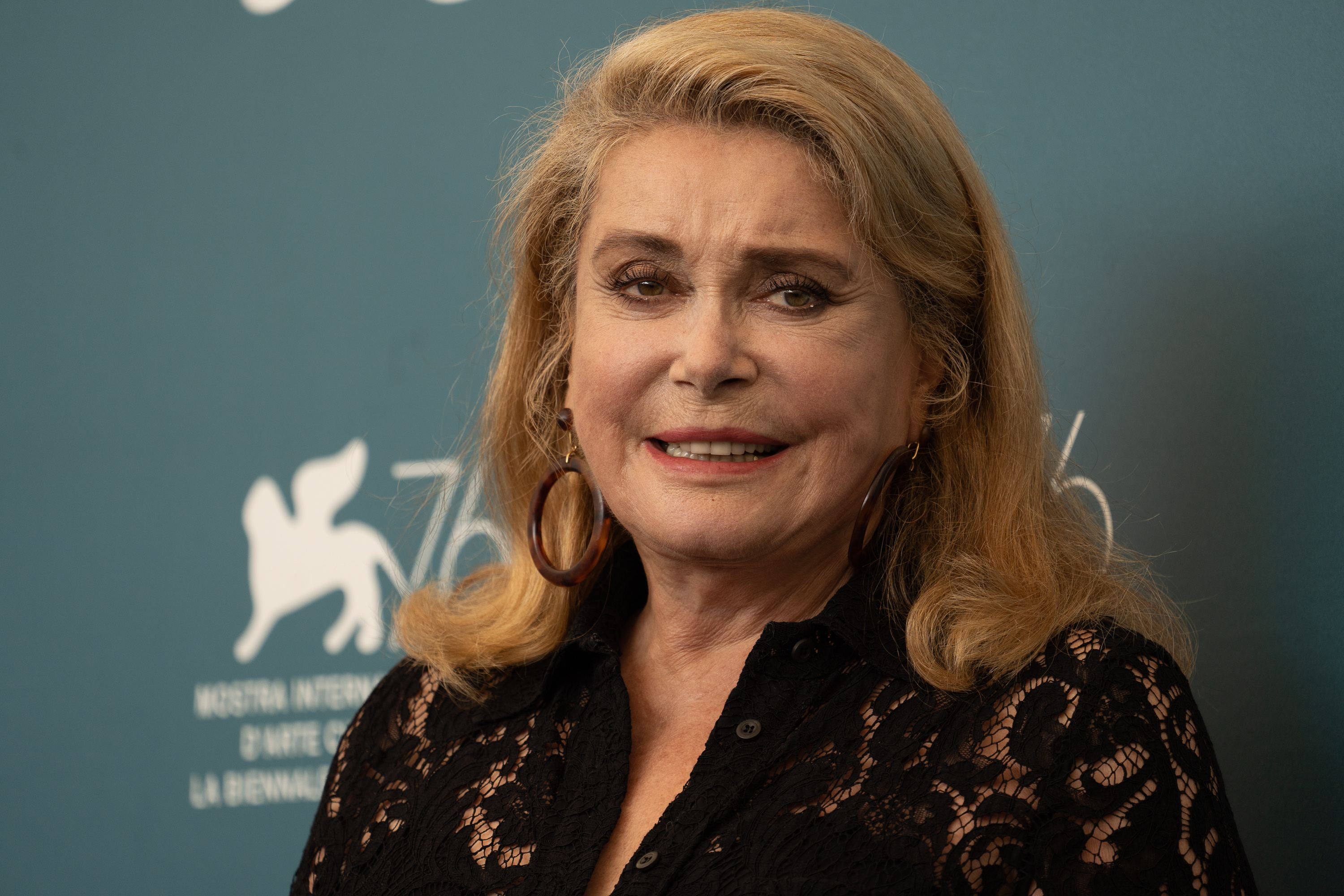 Catherine Deneuve en la 76ª edición del Festival de Cine de Venecia. | Fuente: Getty Images