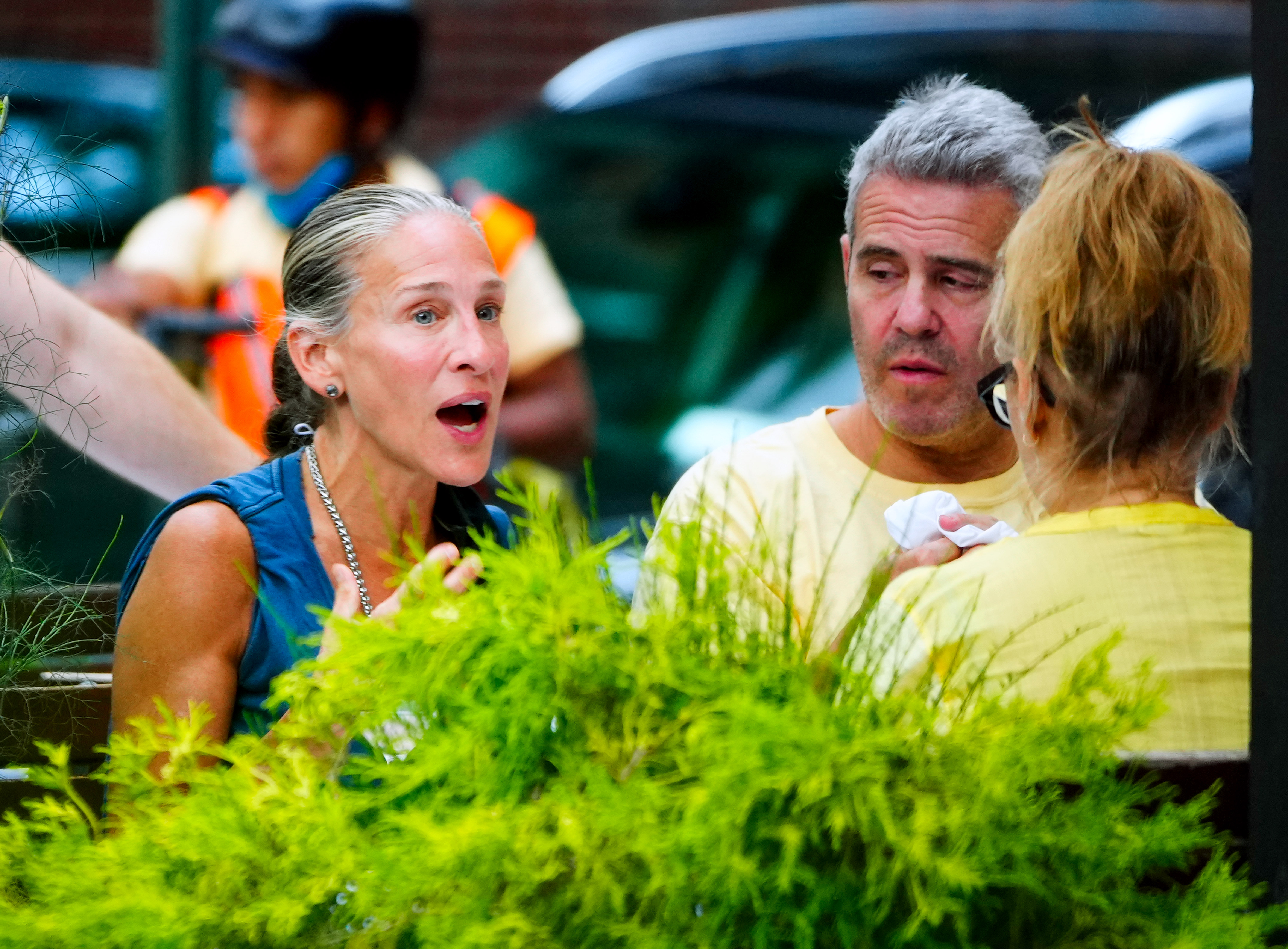 Sarah Jessica Parker y Andy Cohen en Anton's el 18 de julio de 2021 en Nueva York | Foto: Getty Images