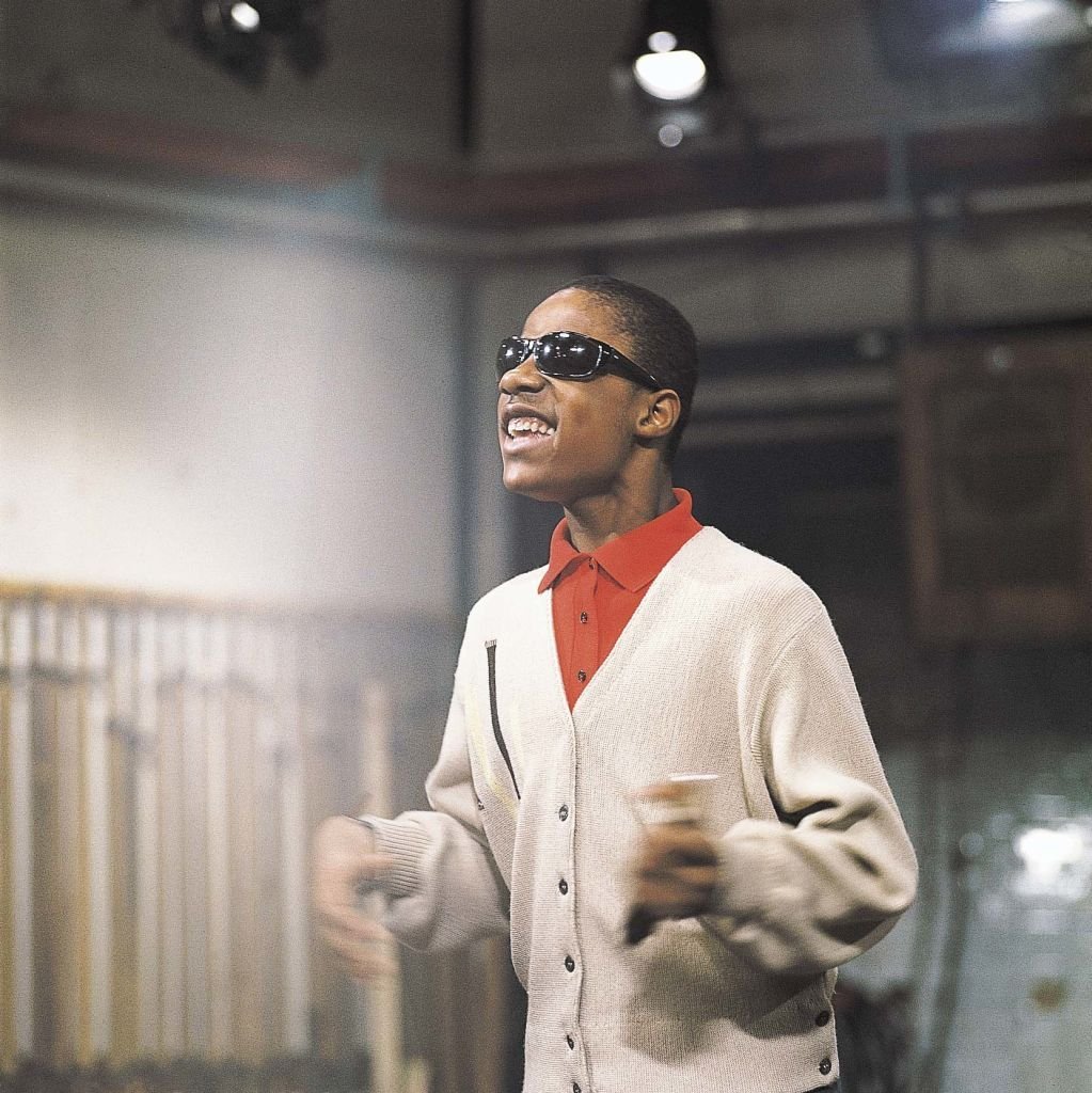 Stevie Wonder en aparición televisiva en 1963. | Foto: Getty Images