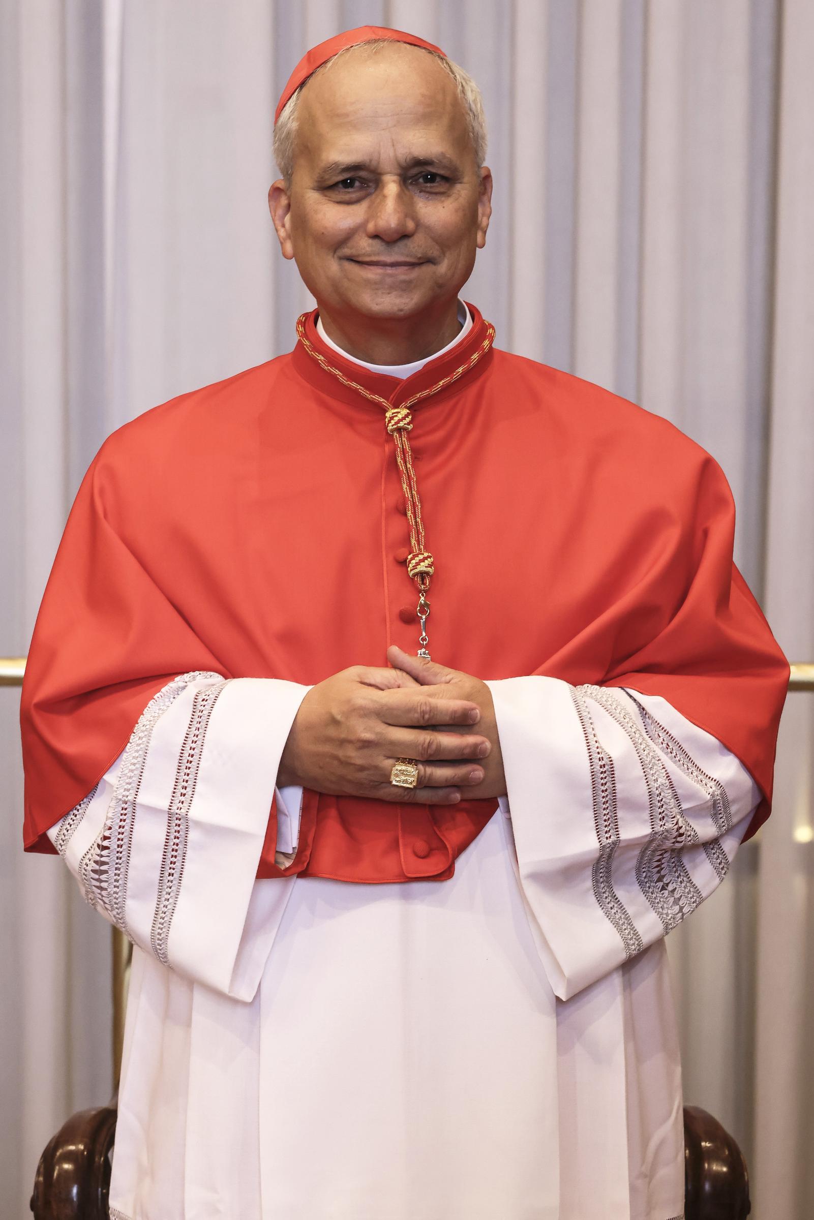 El papa León XIV posa para un retrato como cardenal recién nombrado en el Vaticano el 30 de septiembre de 2023. | Fuente: Getty Images