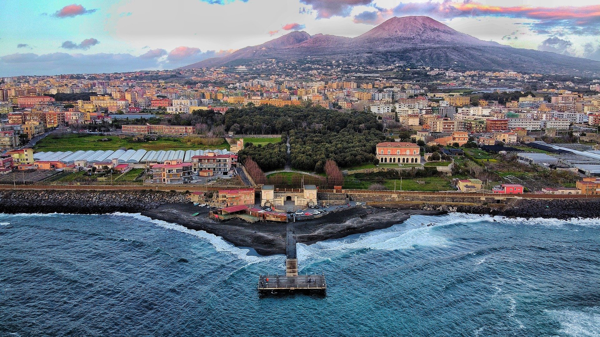 Nápoles y el Vesuvio en Italia. | Foto: Pixabay