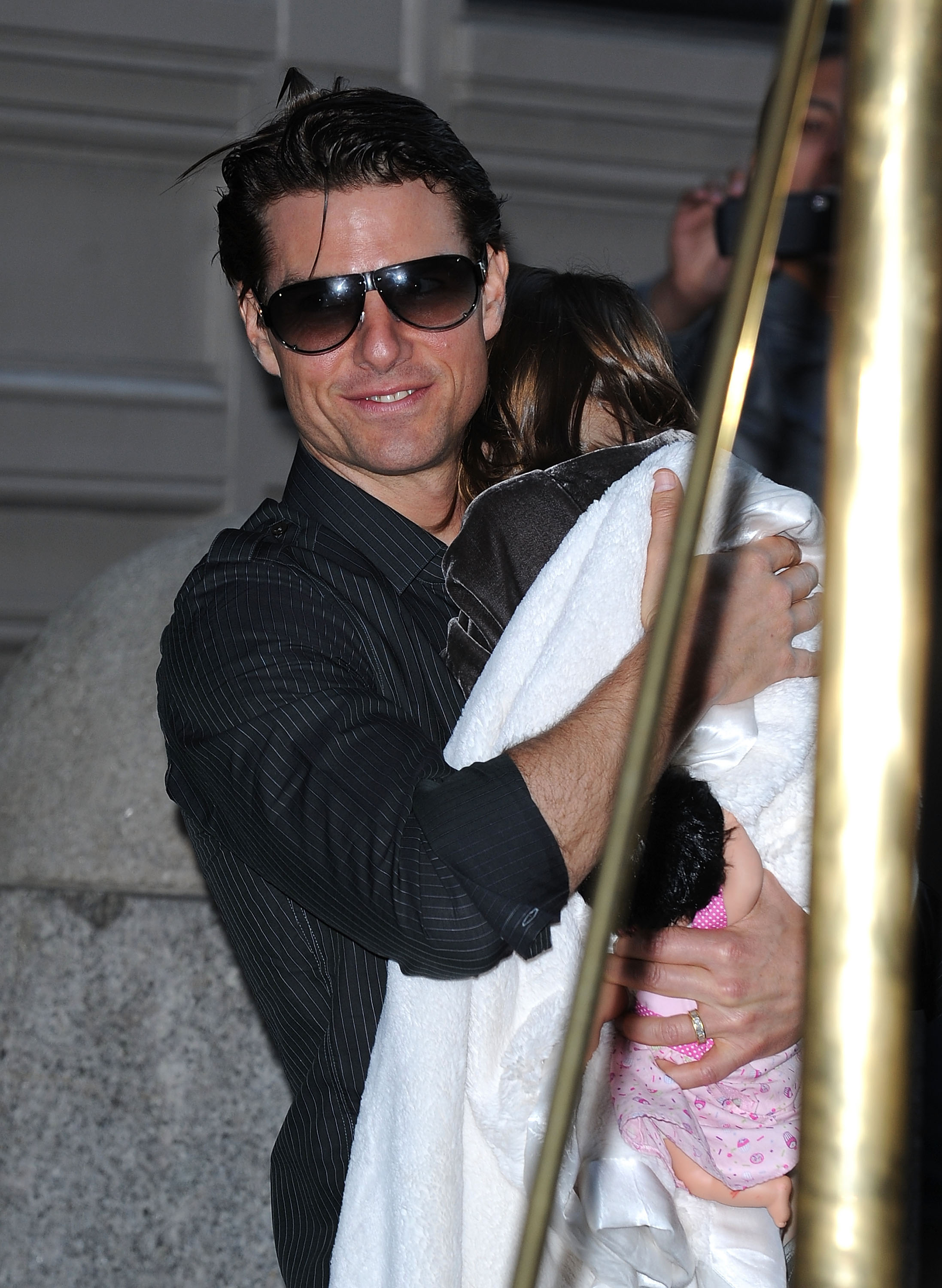 Tom Cruise y su hija Suri vistos el 6 de octubre de 2008 en Nueva York | Foto: Getty Images