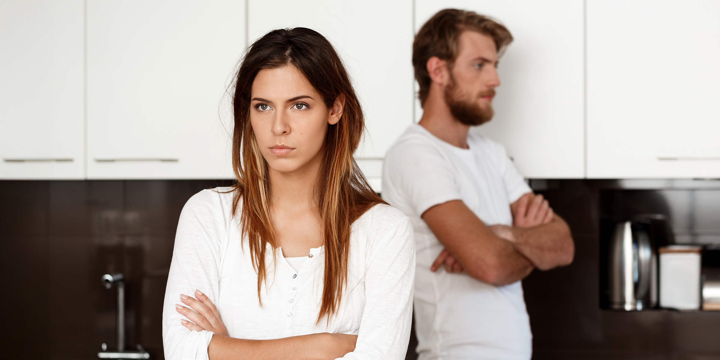 Pareja teniendo un desacuerdo | Fuente: Shutterstock