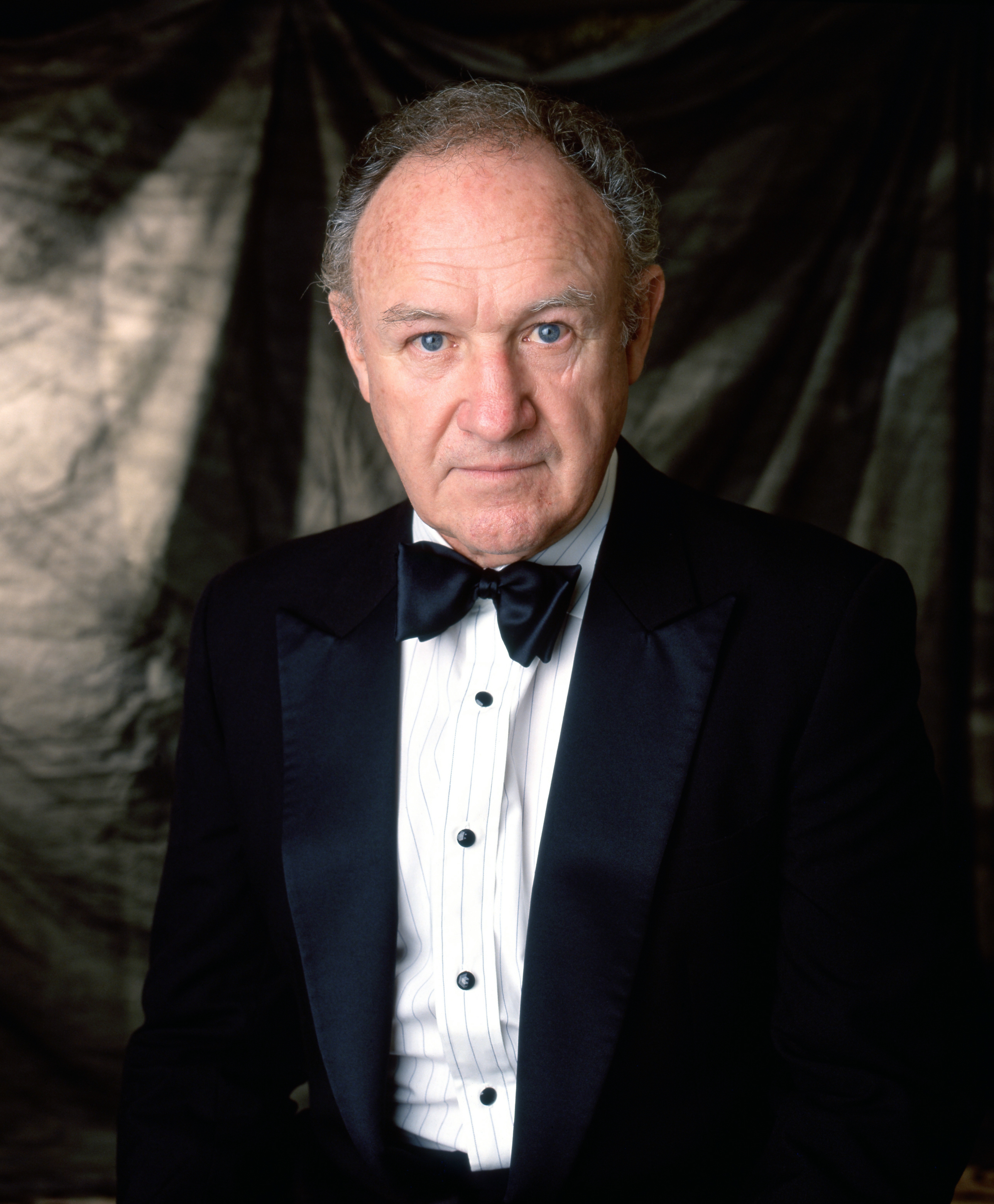 Gene Hackman posando para un retrato en Los Angeles, California , en 1996. | Fuente: Getty Images