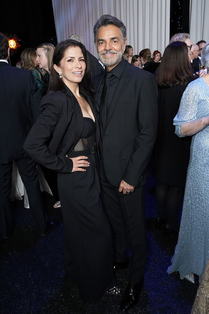 Alessandra Rosaldo y Eugenio Derbez asisten a la 31.ª edición de los Critics' Choice Awards en el Barker Hangar el 4 de enero de 2026 en Santa Mónica, California. | Fuente: Getty Images