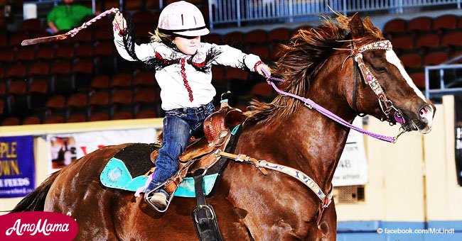 Niña de 5 años impacta al público montando caballo a toda velocidad y haciendo trucos profesionales