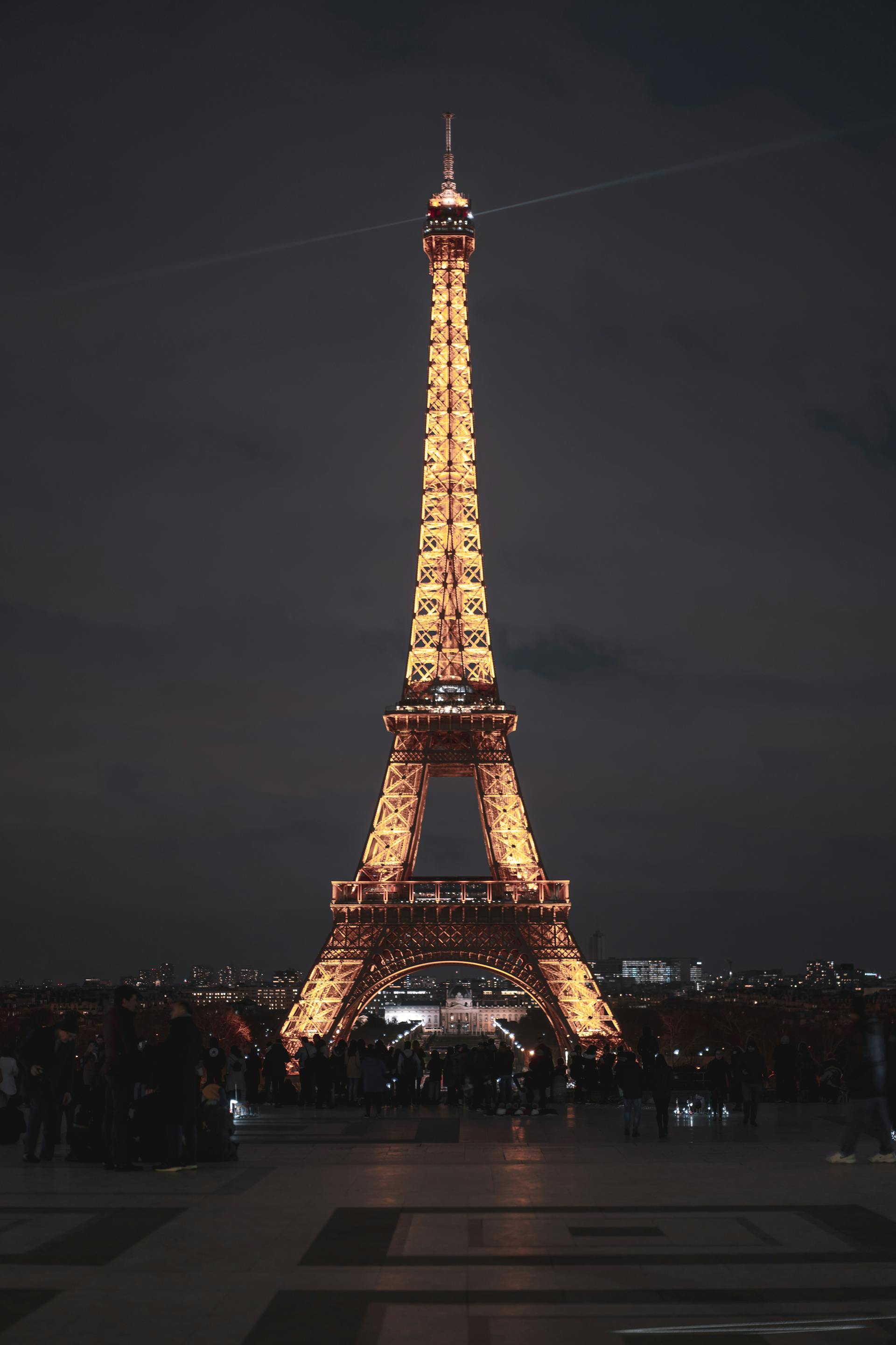 La Torre Eiffel de noche | Fuente: Pexels
