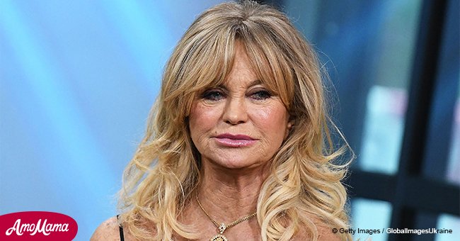 Goldie Hawn sin temor a exhibir revelador escote en un vestido de hombros descubiertos
