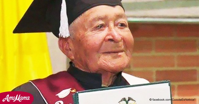 Anciano de 90 años abandonado por sus 7 hijos obtiene su diploma de bachiller