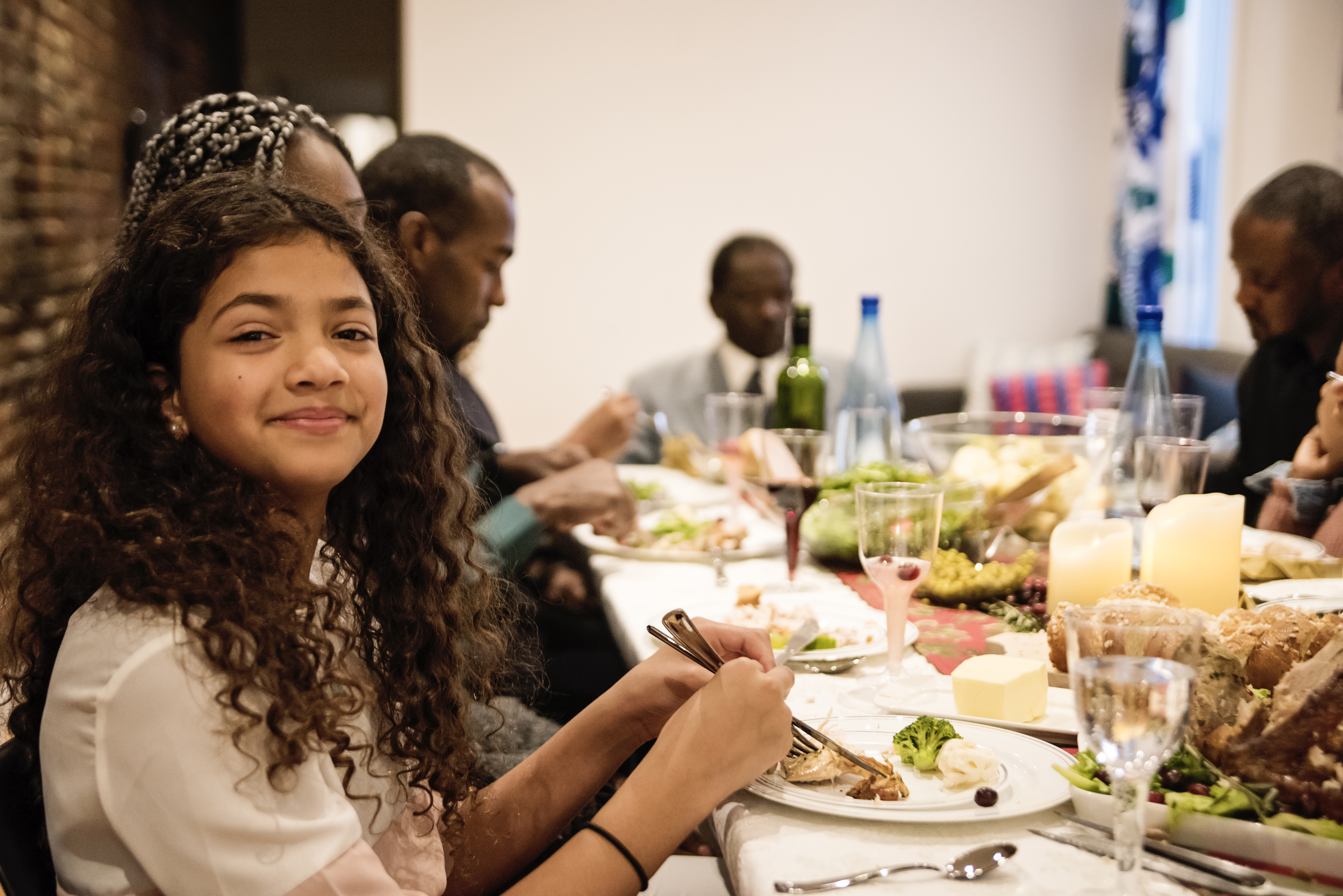 Cena de Acción de Gracias en familia | Foto: Getty Images
