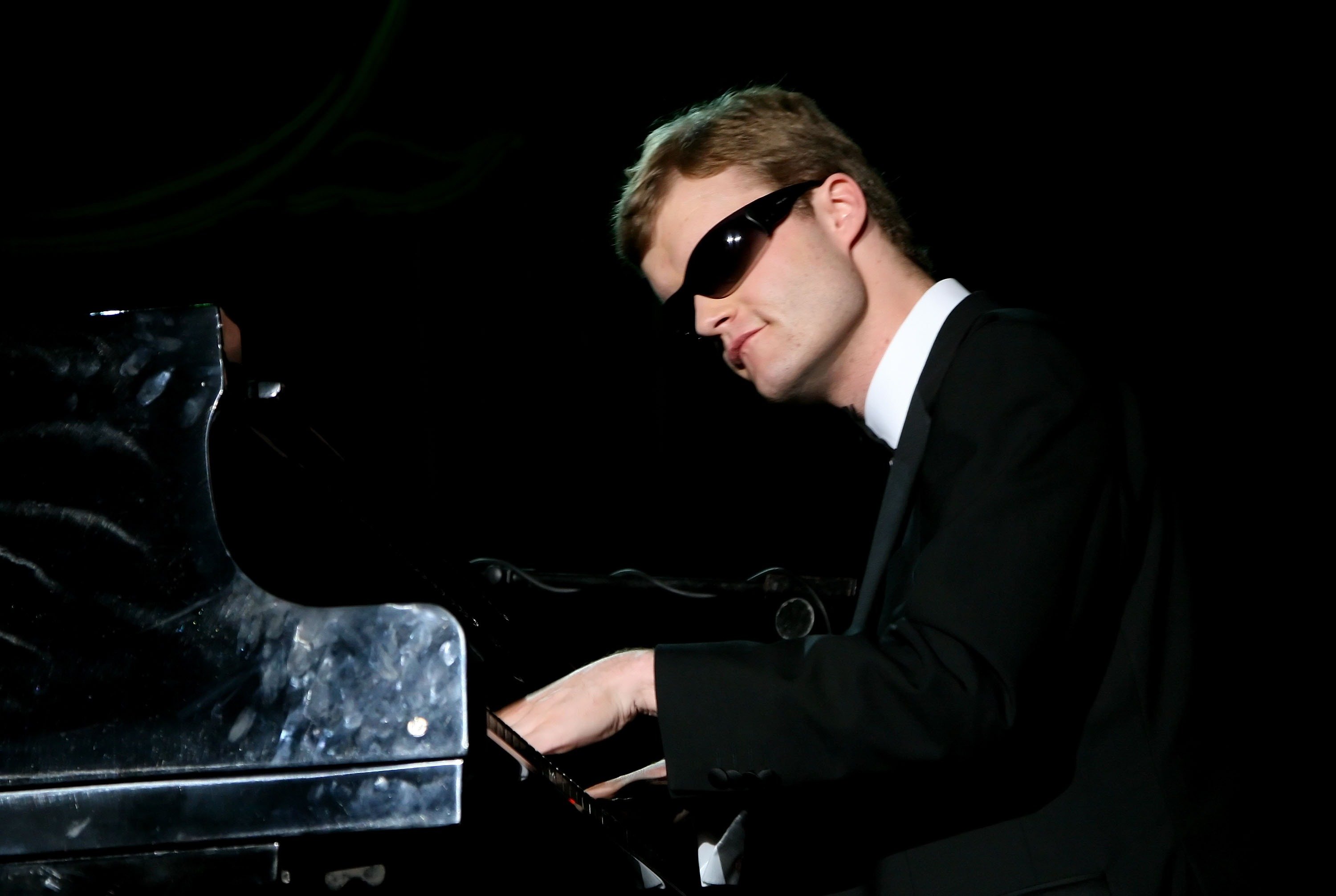 Derek Paravicini en concierto en Los Ángeles en octubre de 2007. | Foto: Getty Images