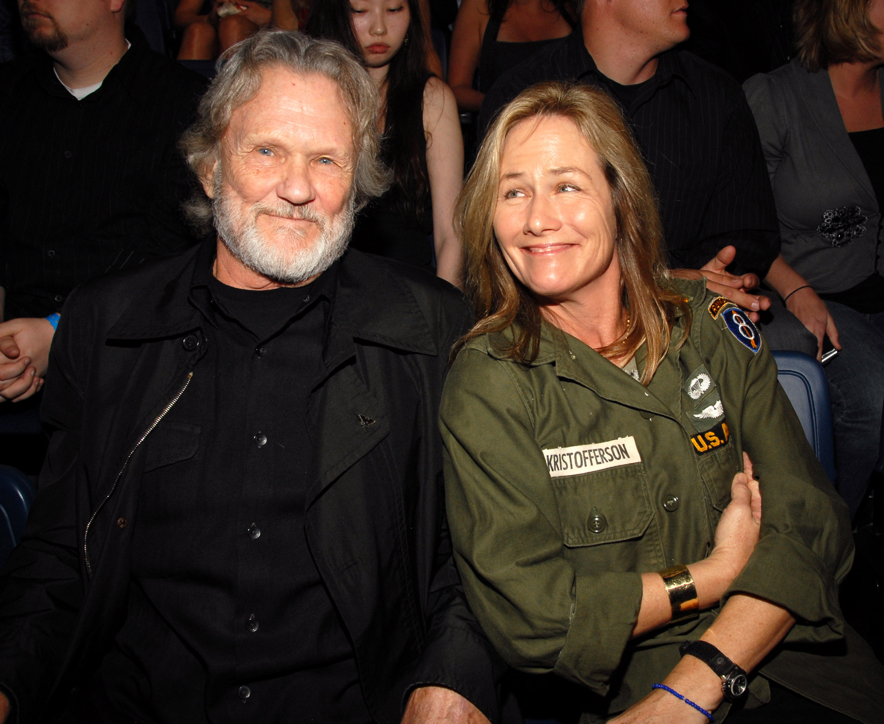 Kris Kristofferson y Lisa Meyers en los CMT Music Awards 2007, el 16 de abril de 2007 | Fuente: Getty Images