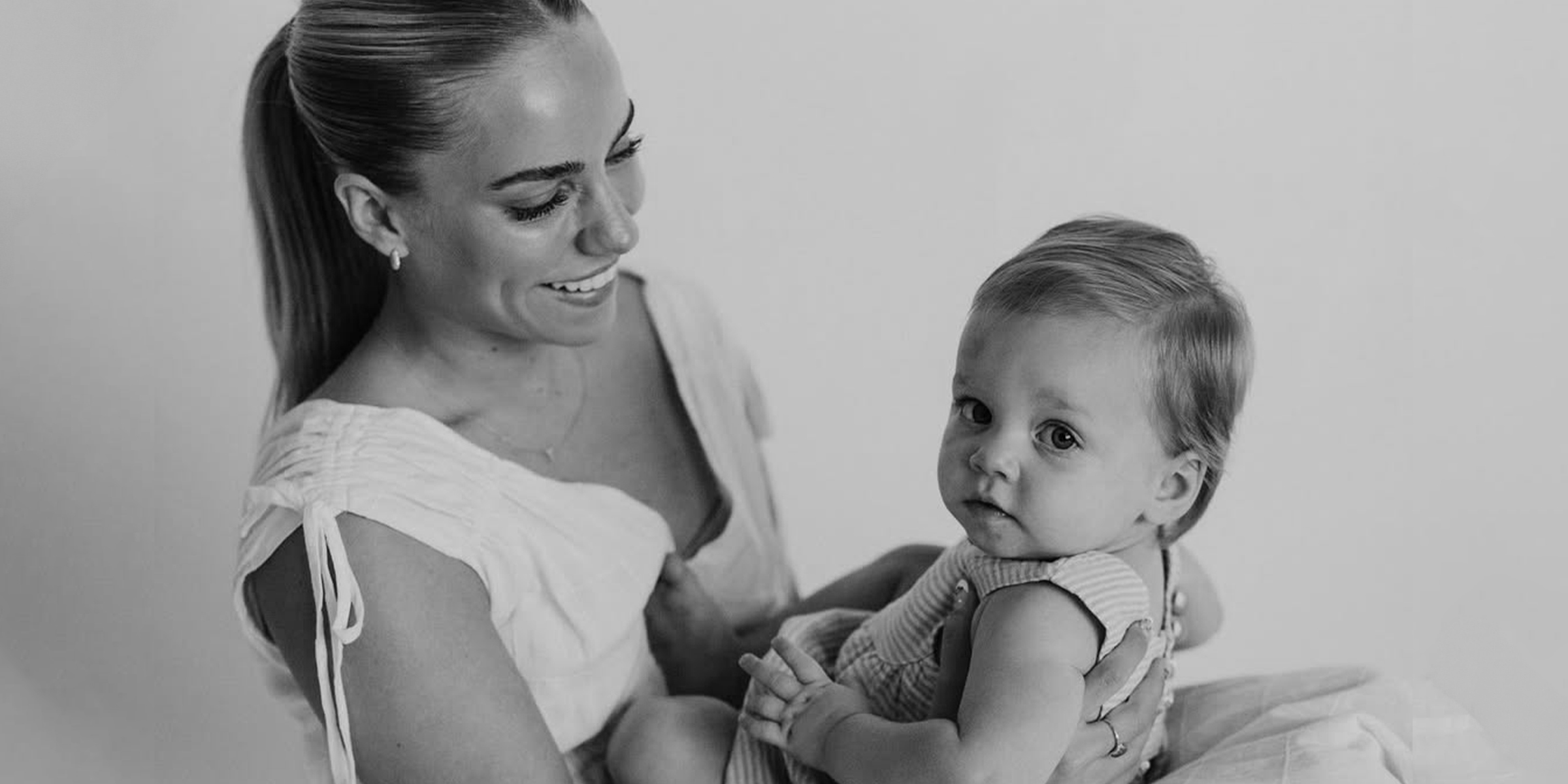Emilie Kiser con uno de sus hijos. | Foto: instagram.com/emiliekiser