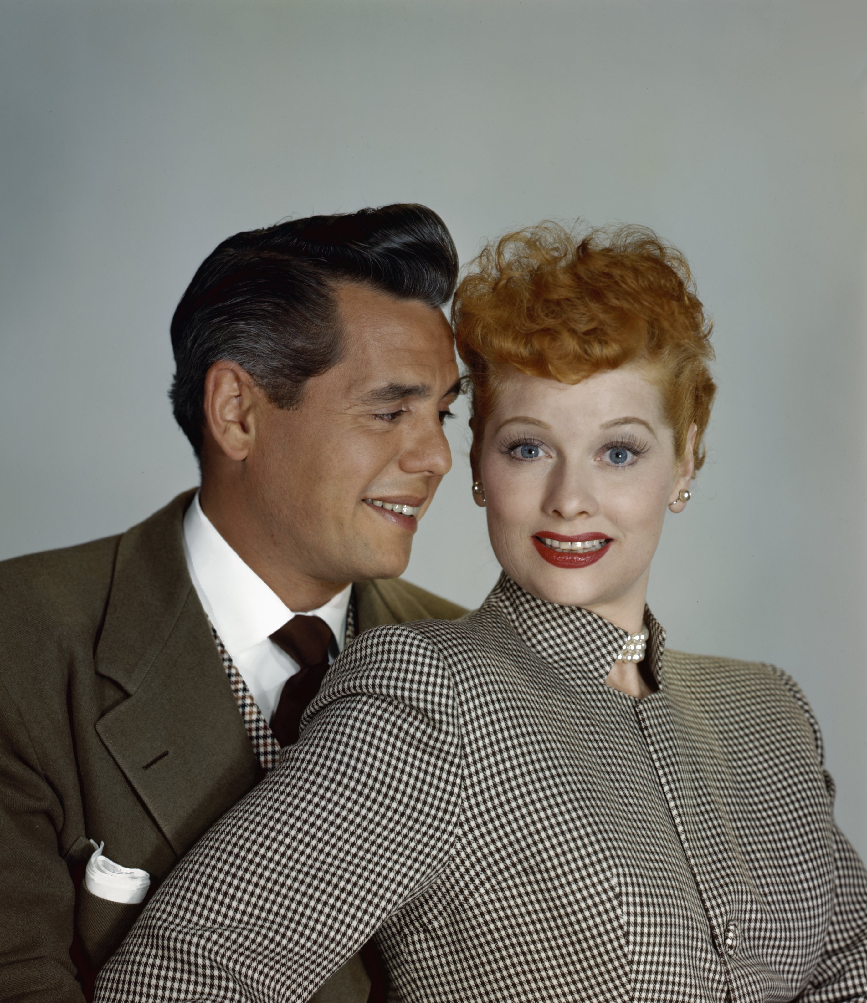 Lucille Ball y su esposo Desi Arnaz | Foto: Getty Images