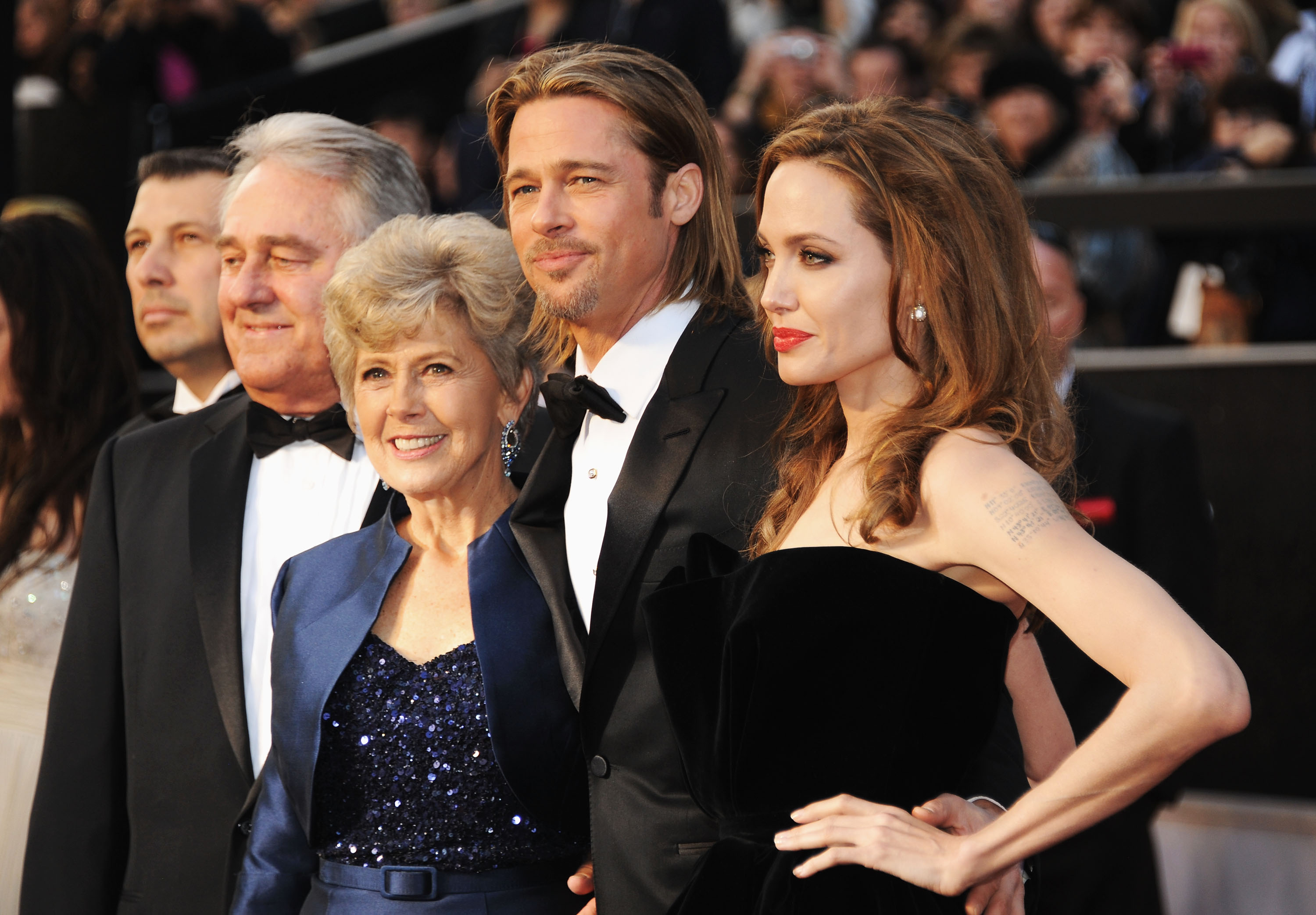 Brad Pitt, William Alvin Pitt, Jane Pitt y Angelina Jolie en los 84º Premios Anuales de la Academia celebrados el 26 de febrero de 2012 en Hollywood, California. | Fuente: Getty Images