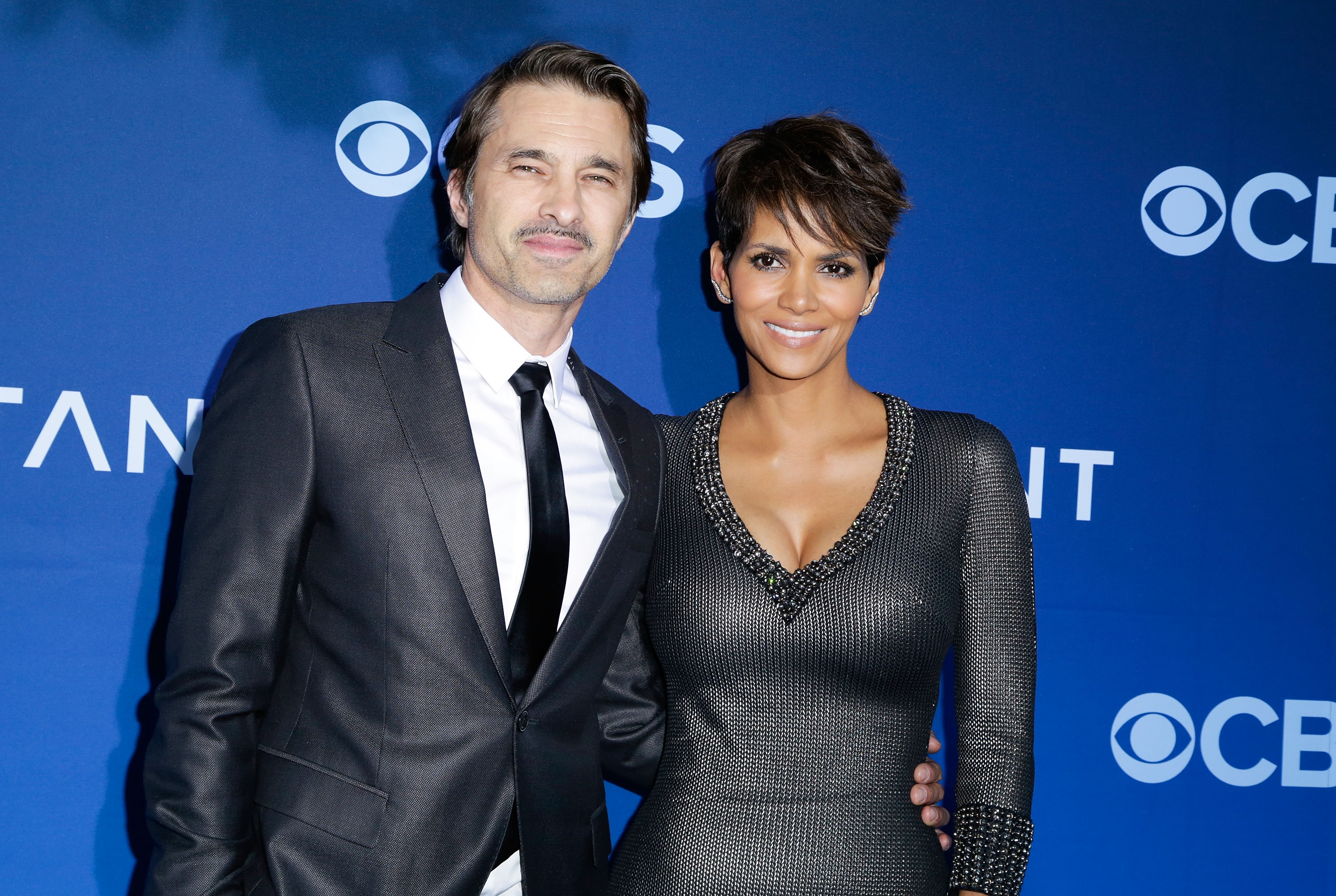 Olivier Martinez y Halle Berry asisten al estreno de "Extant" en Los Ángeles, 2014 | Fuente: Getty Images