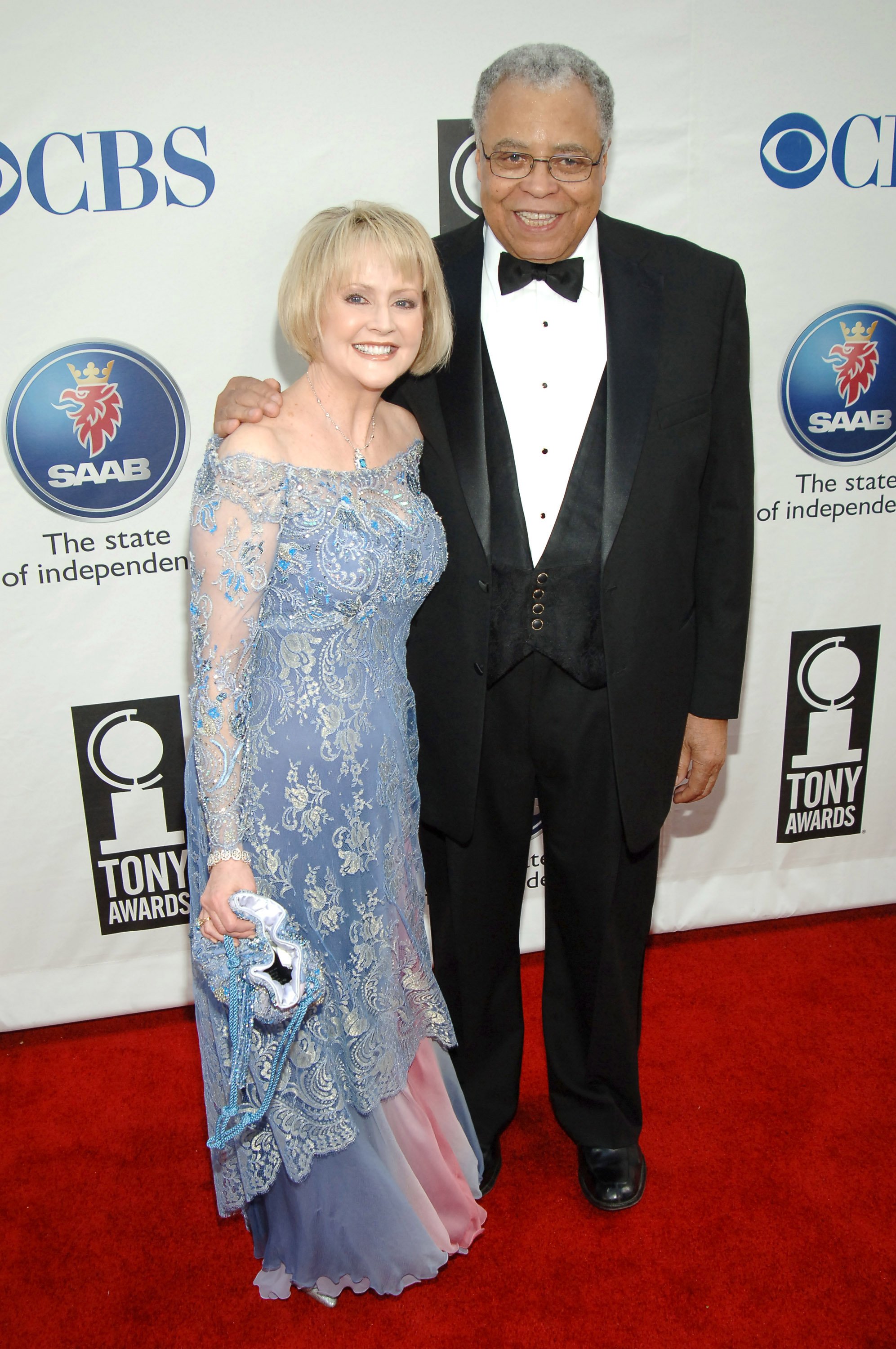 Cecilia Hart y James Earl Jones en la 59 edición de los Premios Tony el 05 de junio de 2005 | Fuente: Getty Images