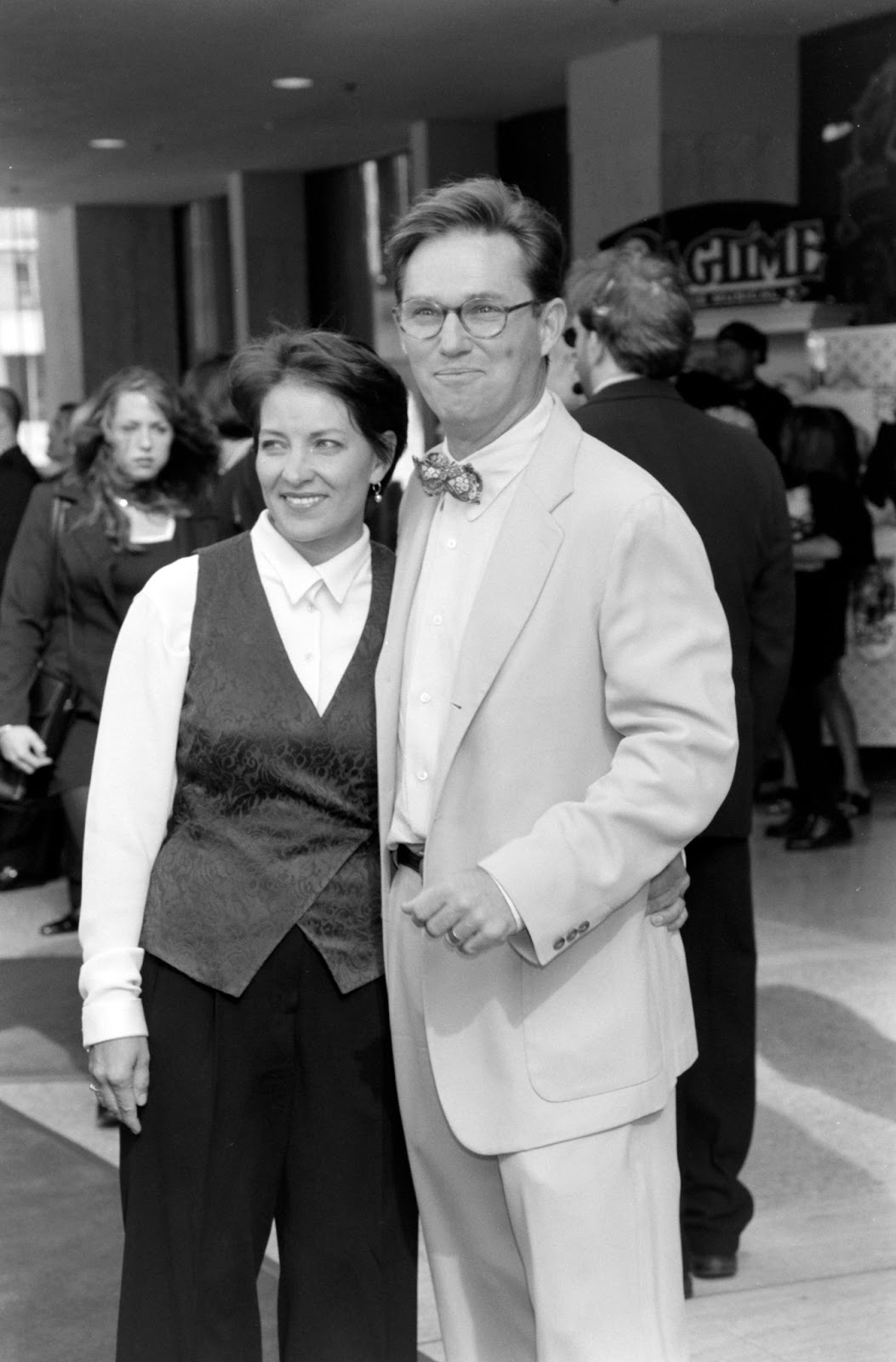 Georgiana Bischoff y Richard Thomas en el estreno local de "Ragtime: The Musical" el 15 de junio de 1997 | Fuente: Getty Images