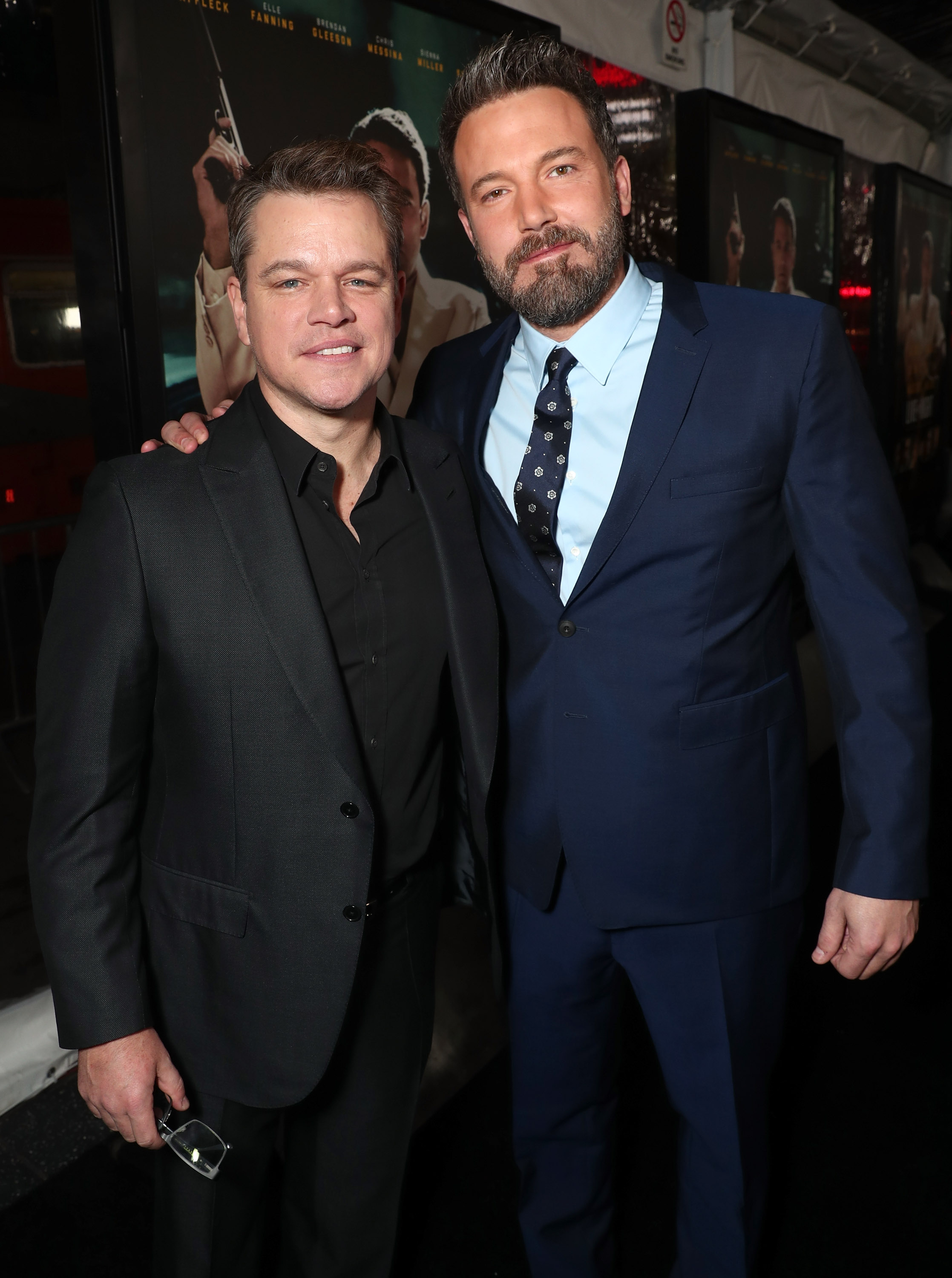 Matt Damon y Ben Affleck en el estreno de "Live By Night" en Hollywood, California, el 9 de enero de 2017. | Foto: Getty Images
