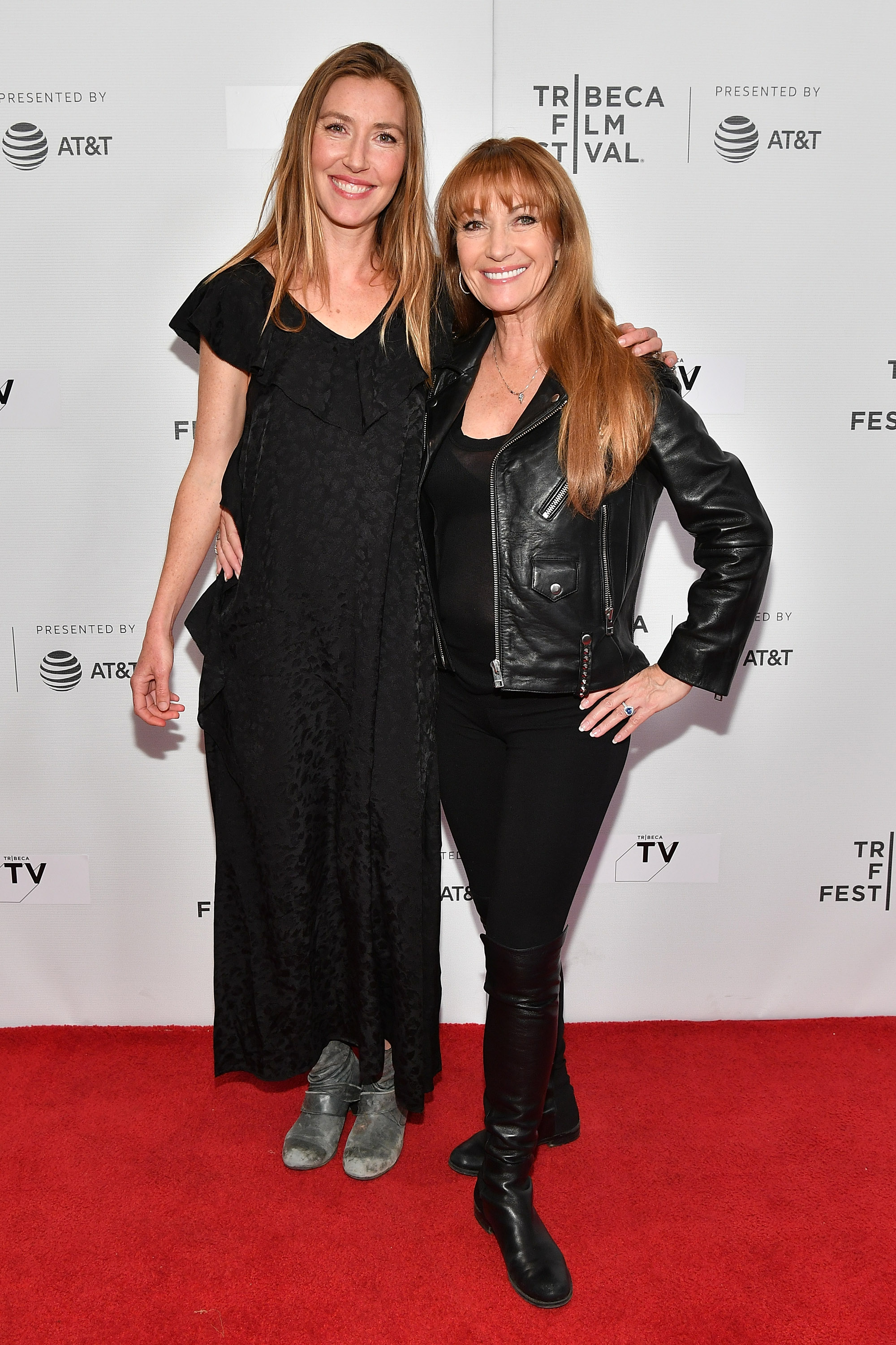 Katherine Flynn y Jane Seymour asisten a la proyección de "Oversharing" el 23 de abril de 2018, en Nueva York. | Fuente: Getty Images