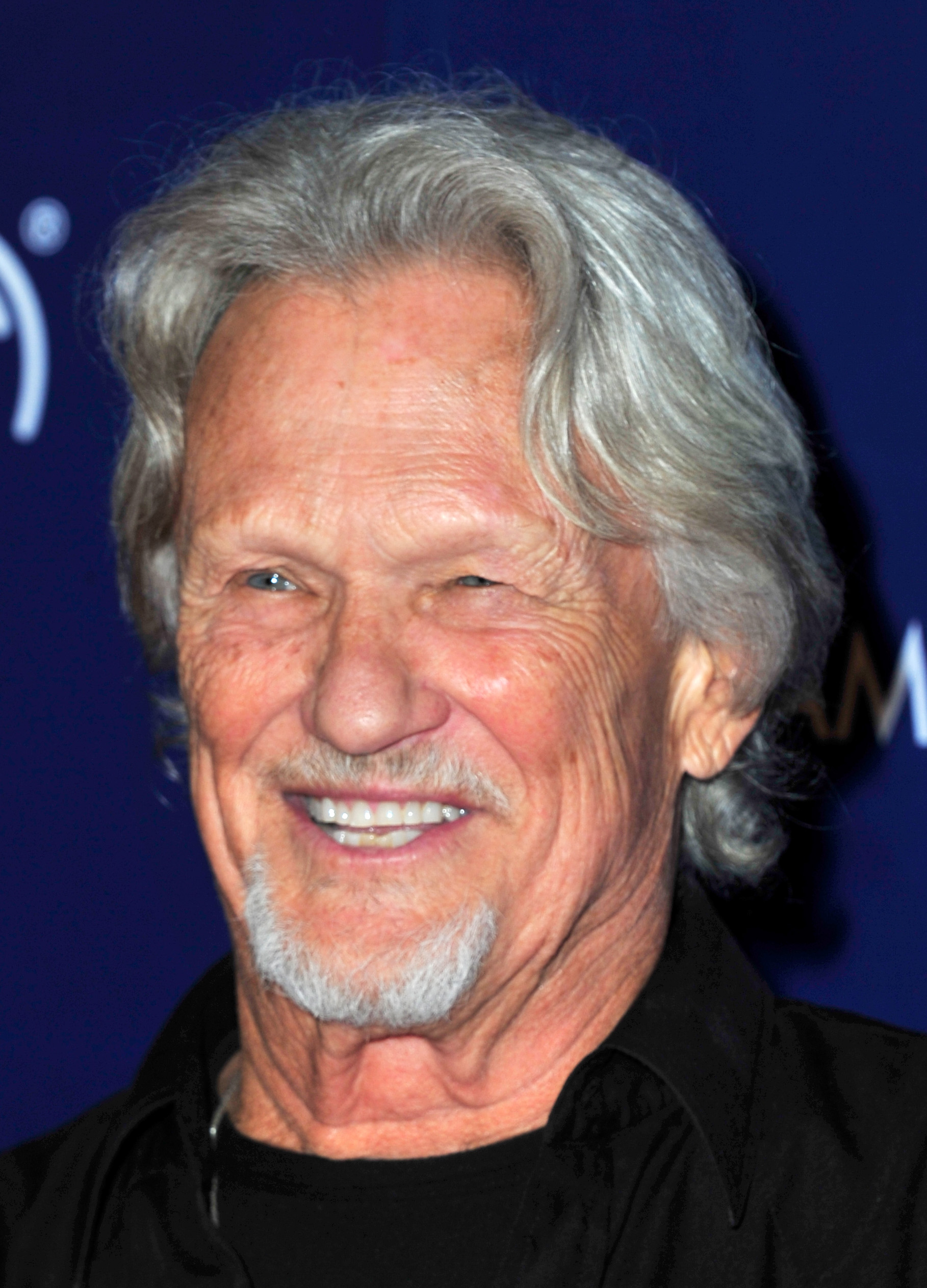 Kris Kristofferson asiste a "A Song Is Born" el 16º Concierto Anual del Legado de la Fundación GRAMMY en Los Ángeles, California, el 23 de enero de 2014 | Fuente: Getty Images