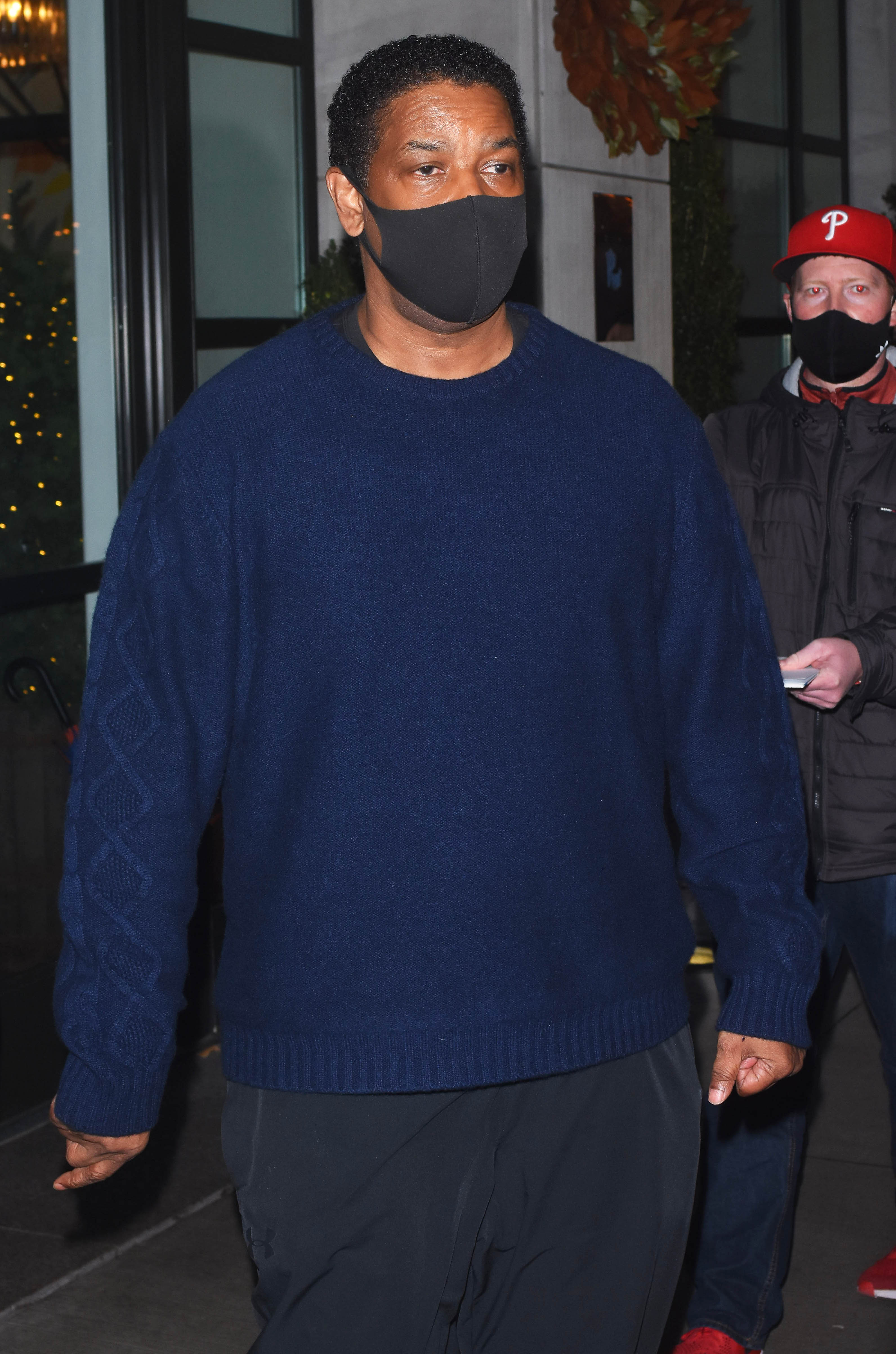 Denzel Washington fue visto el 10 de diciembre de 2021 en Nueva York. | Foto: Getty Images