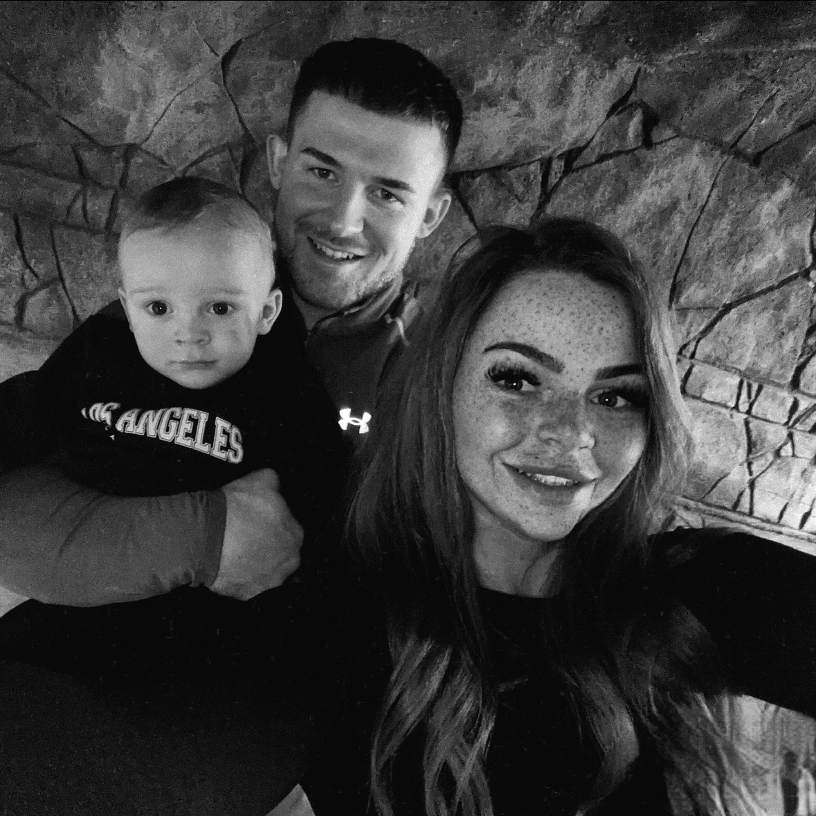 Georgia-Leigh Gardiner con su hijo, Arlo, y su prometido, Callum | Fuente: GoFundMe/georgias-story
