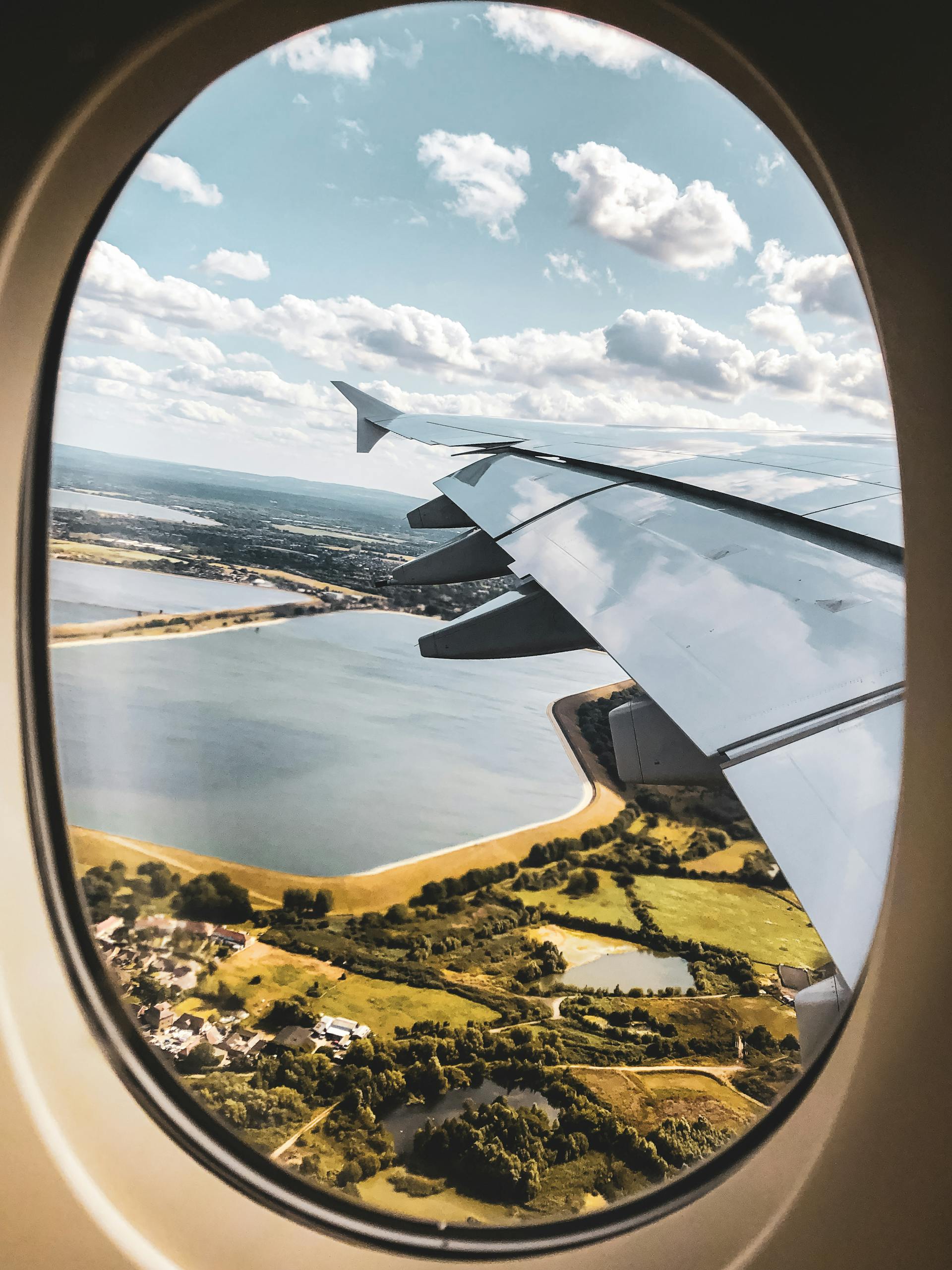 La vista desde la ventanilla de un avión | Fuente: Pexels