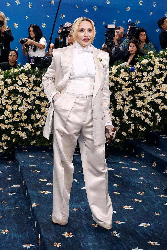 Madonna asiste a la gala benéfica del Instituto del Traje 2025, con el tema "Superfine: Tailoring Black Style", en el Museo Metropolitano de Arte de la ciudad de Nueva York, el 5 de mayo.