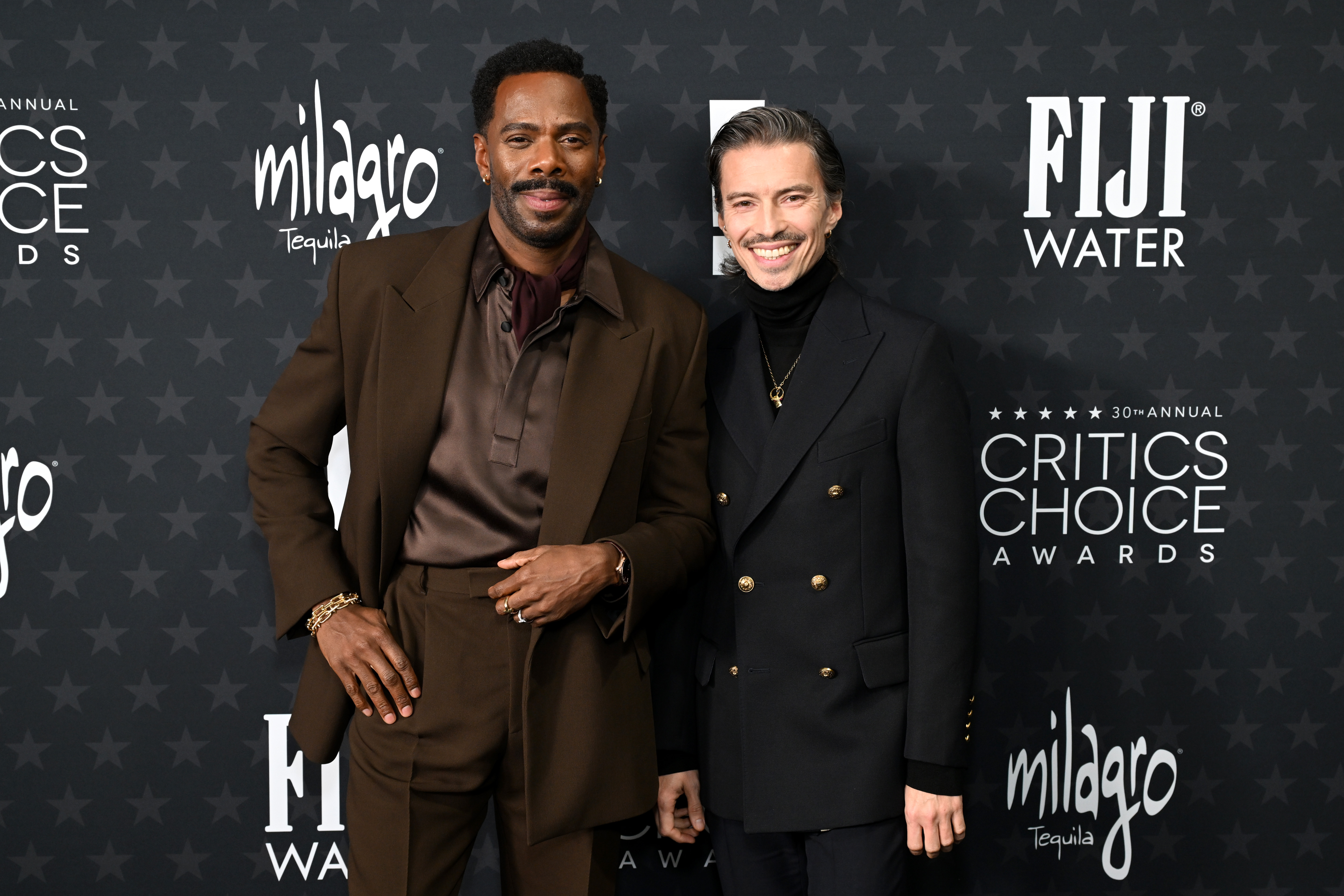 Colman y Raúl Domingo en la 30.ª edición de los Critics Choice Awards, celebrada en Santa Mónica, California, el 7 de febrero de 2025. | Fuente: Getty Images