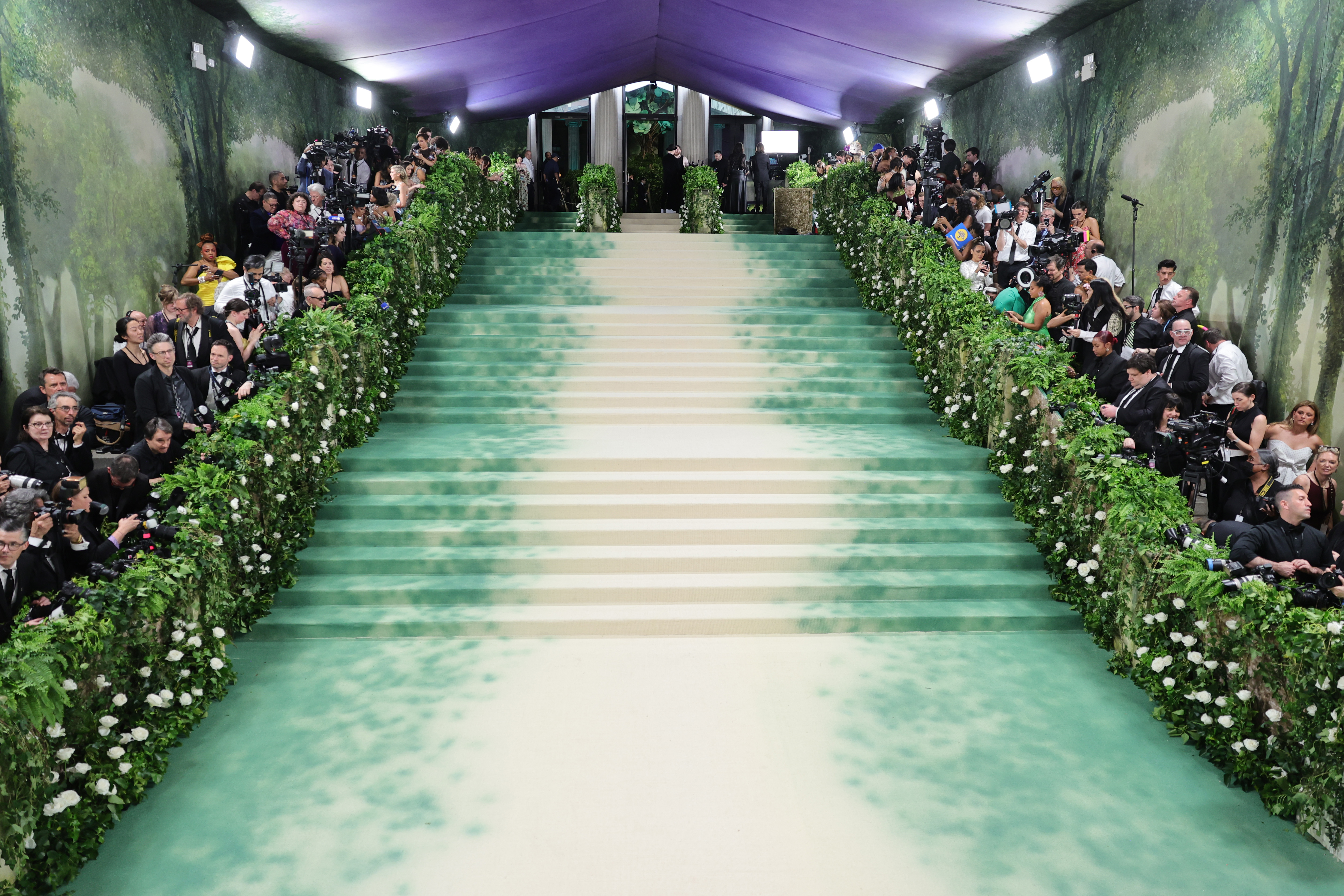 La alfombra de la Met Gala 2024 "El Jardín del Tiempo" en Nueva York | Fuente: Getty Images