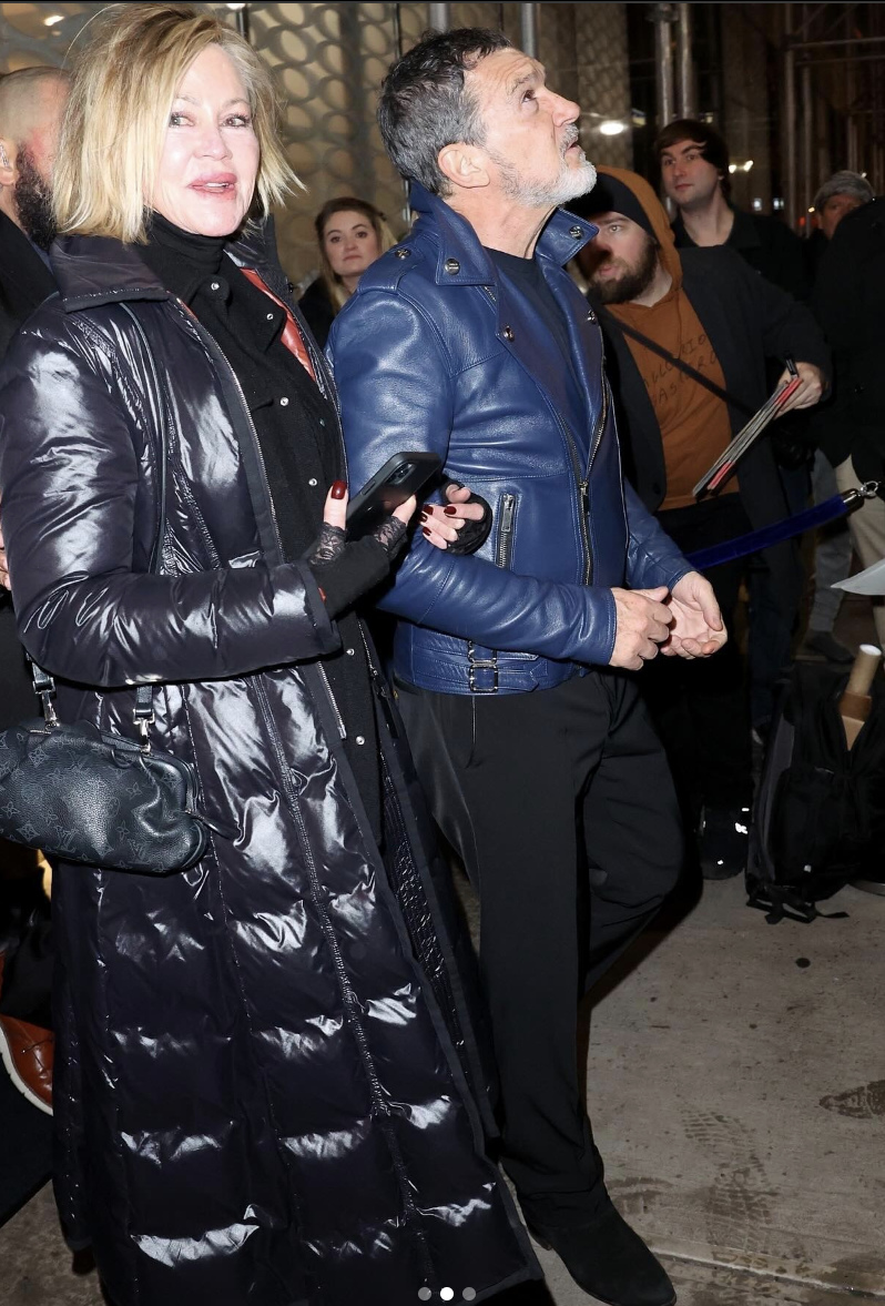 Melanie Griffith y Antonio Banderas en la fiesta posterior a "SNL" en Nueva York en enero de 2024 | Foto: Instagram.com/justjared/