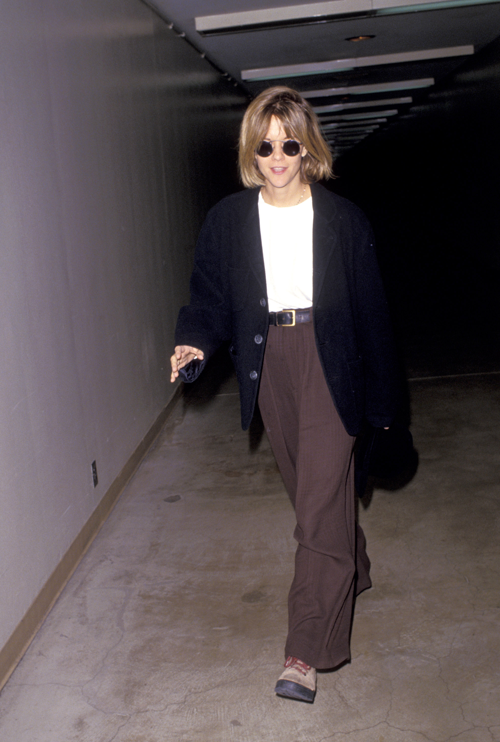 Meg Ryan vista en el Aeropuerto Internacional de Los Ángeles el 9 de febrero de 1994 en Los Ángeles, California. | Fuente: Getty Images