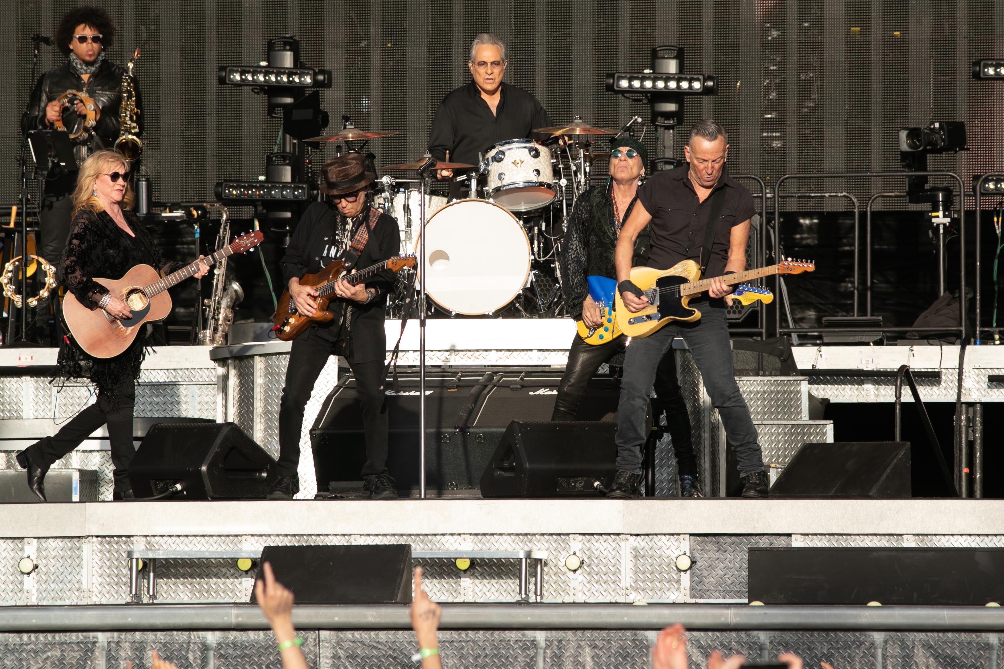 Bruce Springsteen y la E Street Band (con Patti Scialfa) actuando en el RDS Arena de Dublín, Irlanda, el 5 de mayo de 2023 | Fuente: Getty Images