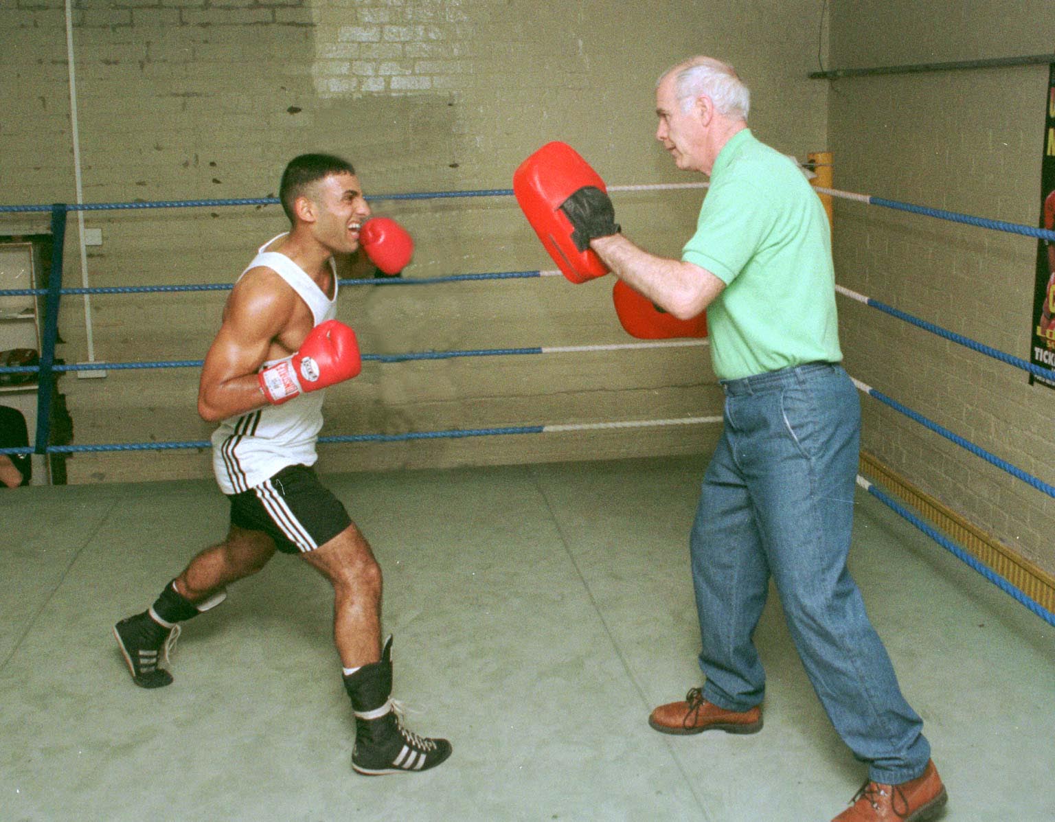Brendan Ingle y Prince Naseem fotografiados entrenando en 1997 | Fuente: Getty Images