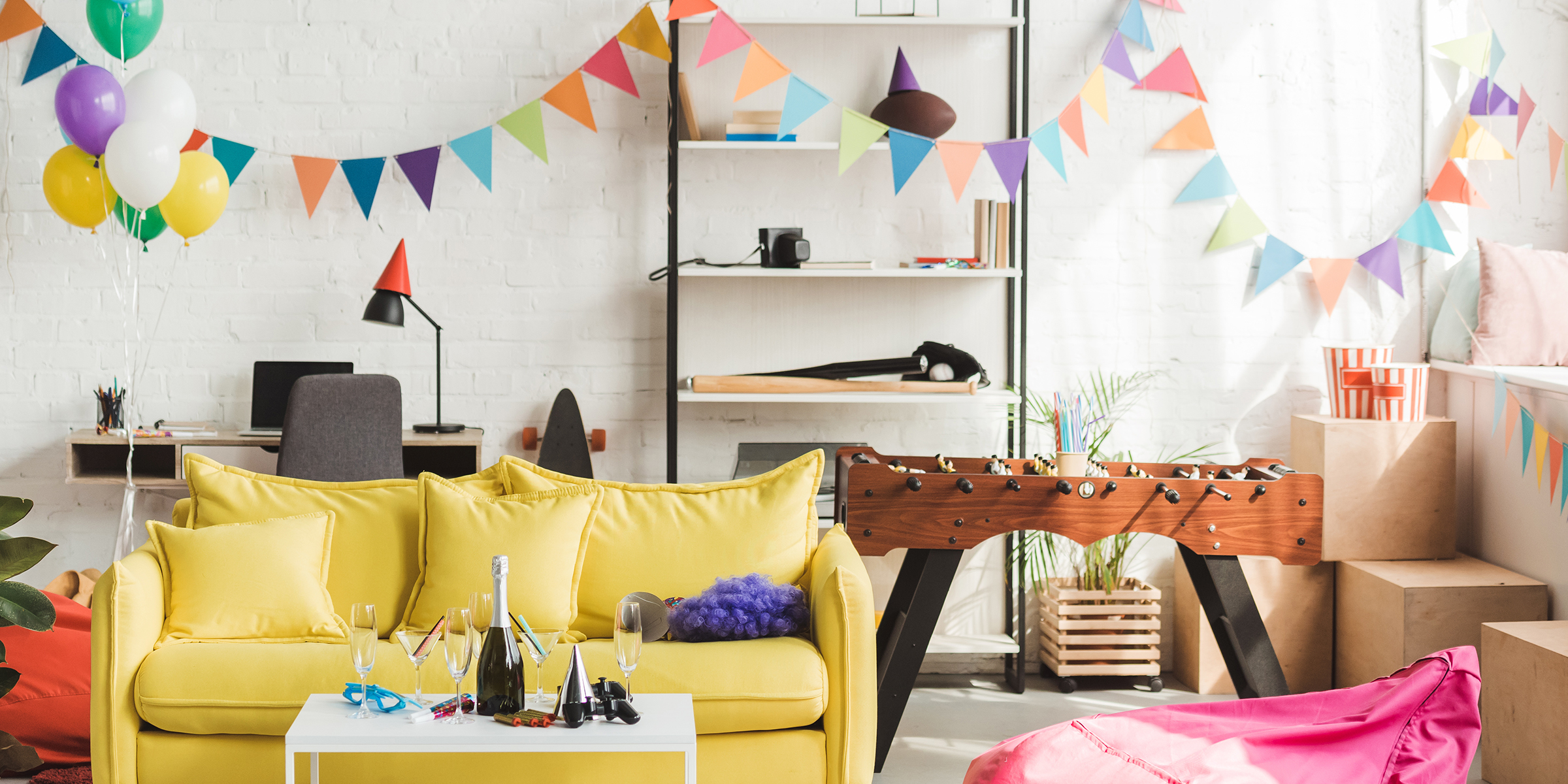 Decoración festiva en una sala | Fuente: Shutterstock