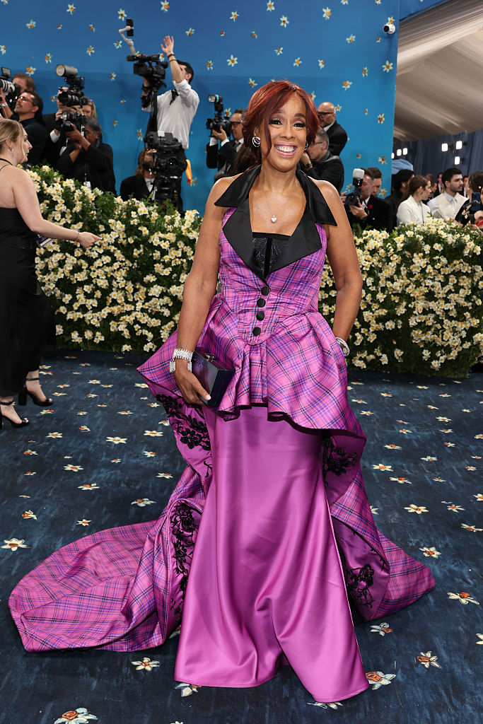 Gayle King asiste a la Met Gala 2025 en el Museo Metropolitano de Arte de la ciudad de Nueva York, el 5 de mayo, celebrando el tema "Superfine: Tailoring Black Style".