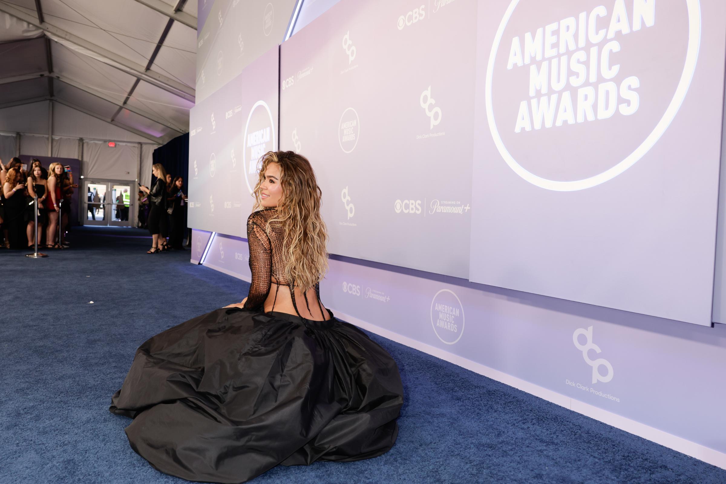La cantante colombiana Karol G asiste a los American Music Awards en el MGM Grand Garden Arena de Las Vegas, Nevada, el 25 de mayo de 2026.