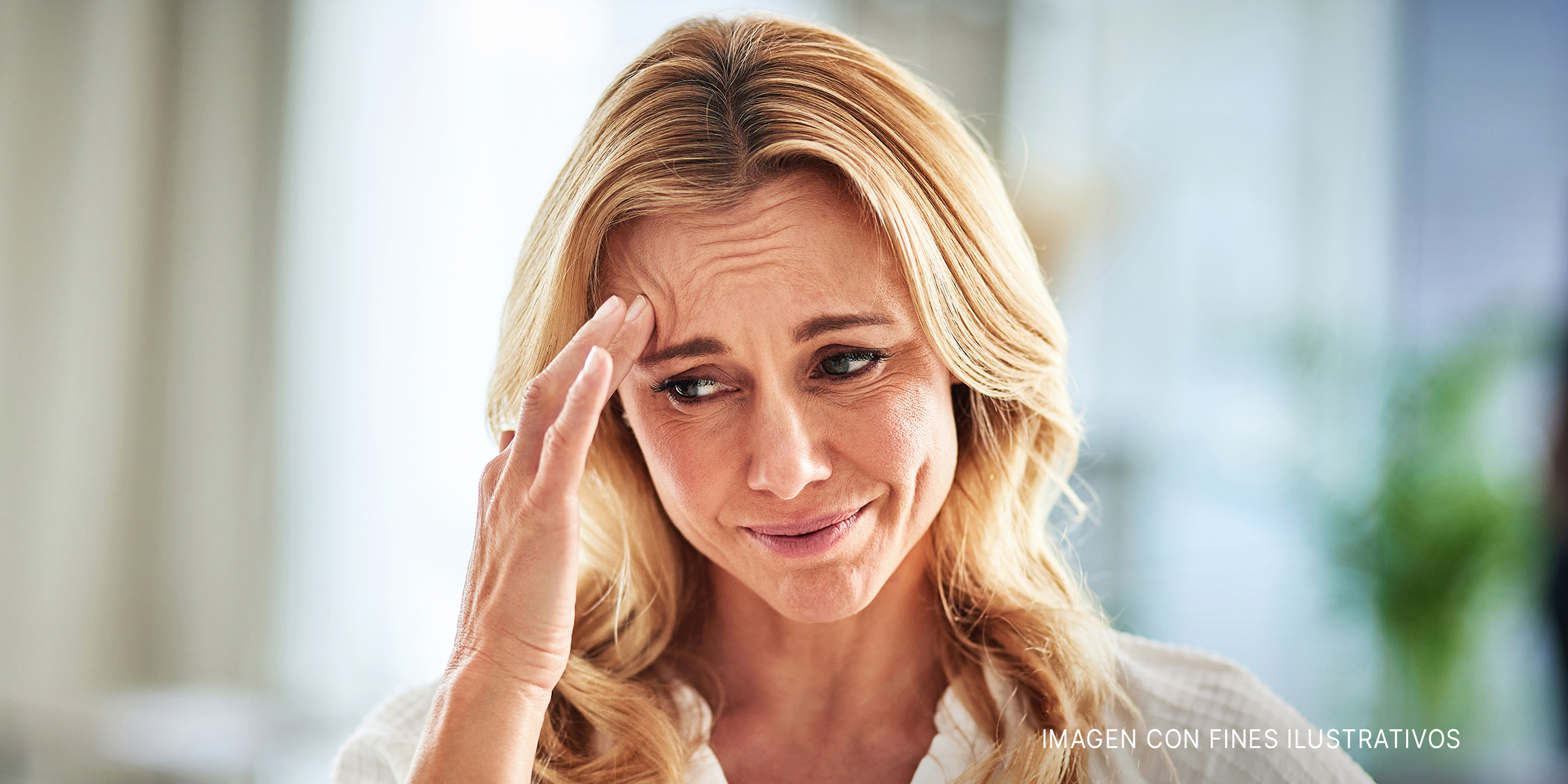 Una mujer emocionada llorando | Foto: Getty Images