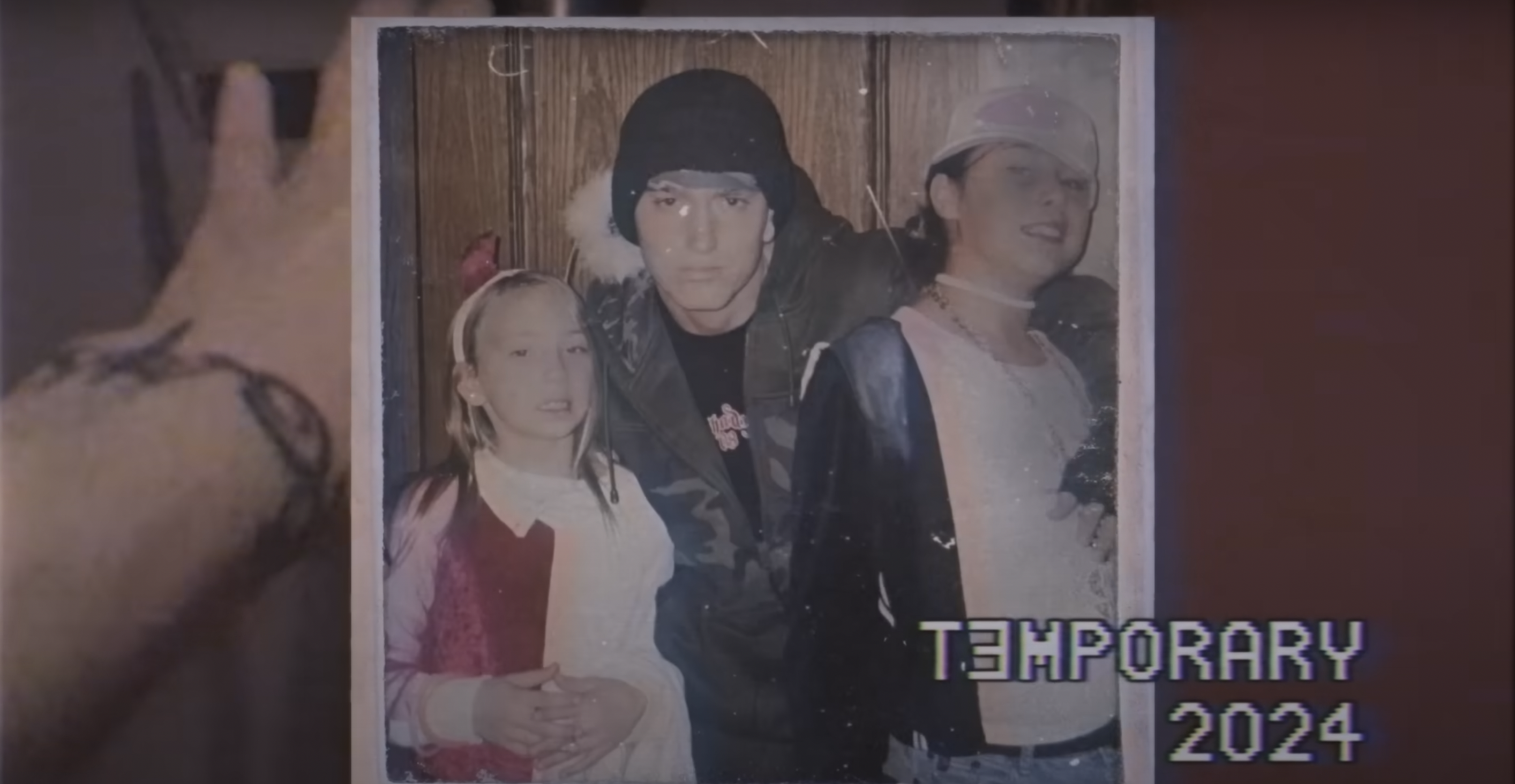 Eminem y su hija Hailie Jade en un clip subido el 3 de octubre de 2024 | Fuente: YouTube/EminemMusic