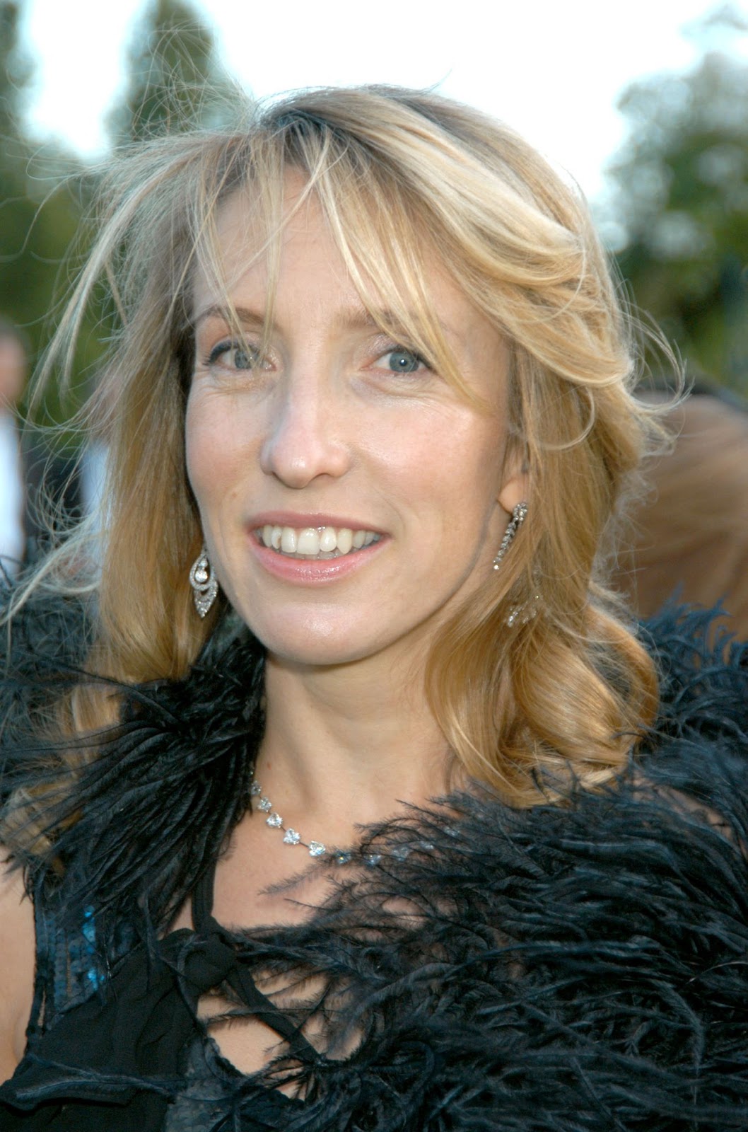 Sam Taylor-Johnson durante el 6º Baile Anual de Corbata Blanca y Tiara a beneficio de la Fundación Elton John contra el Sida en 2004 en Windsor, Inglaterra. | Fuente: Getty Images