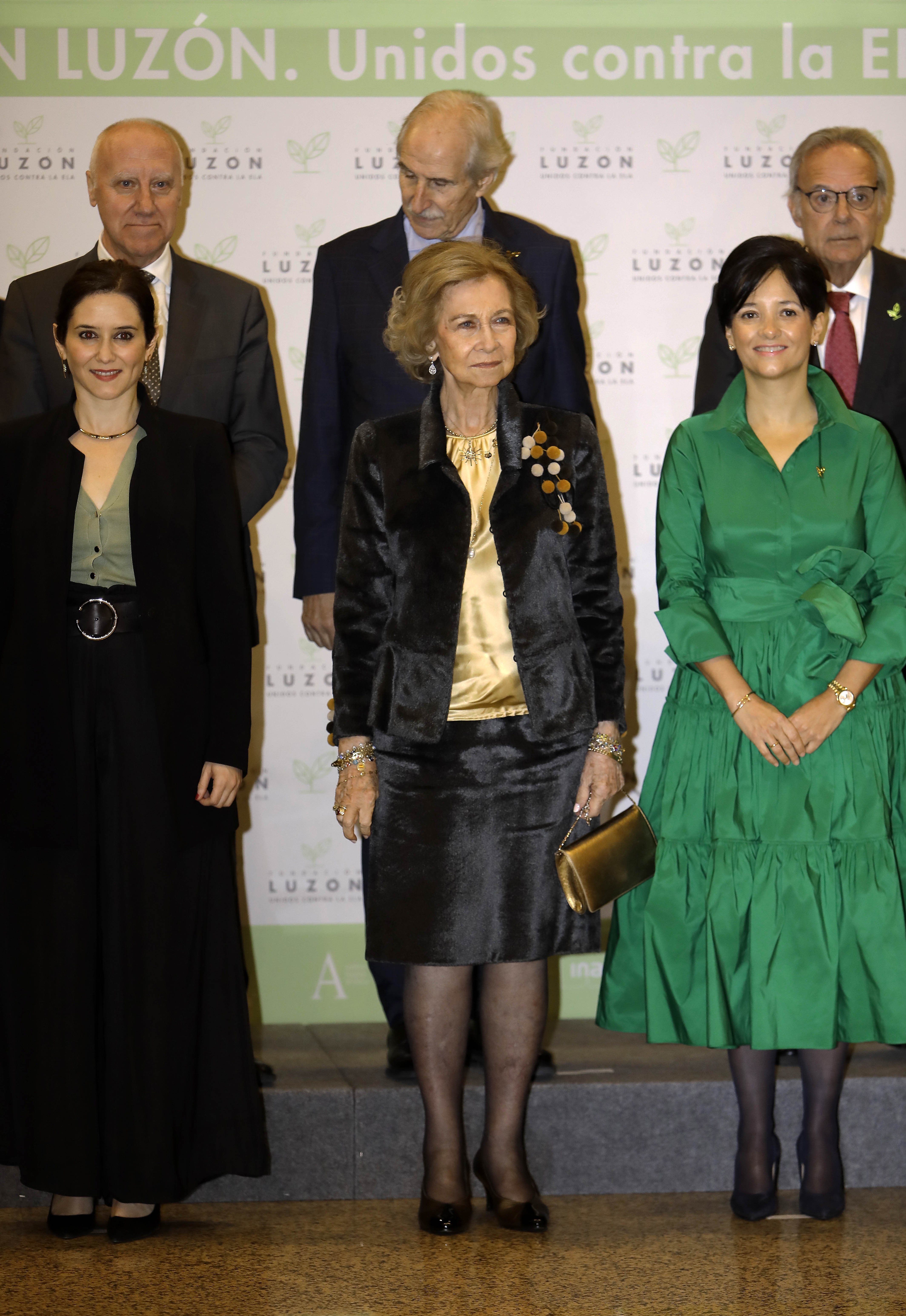 Isabel Díaz Ayuso, Reina Sofía de España y María José Arregui en concierto de la Fundación Francisco Luzón en madrid en febrero de 2020. | Foto: Getty Images