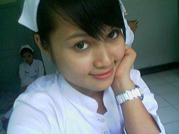 Enfermera asiática. Fuente: Public Domain Pictures