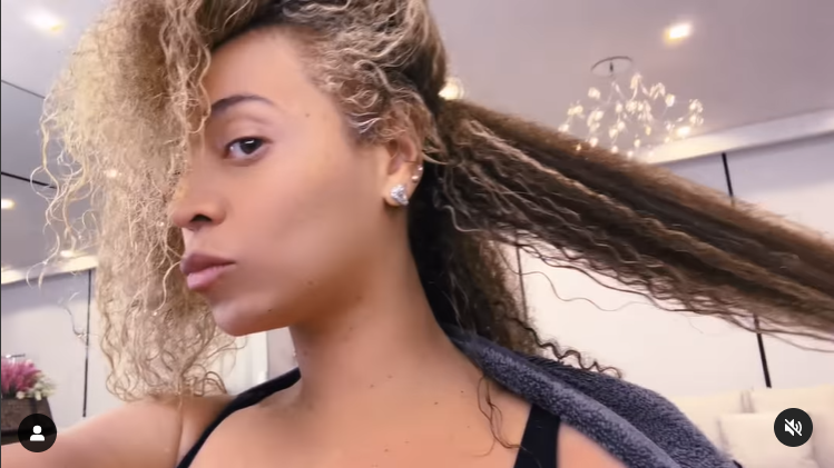 Beyoncé muestra su cabello rubio en abril de 2024 | Foto: Instagram/beyonce