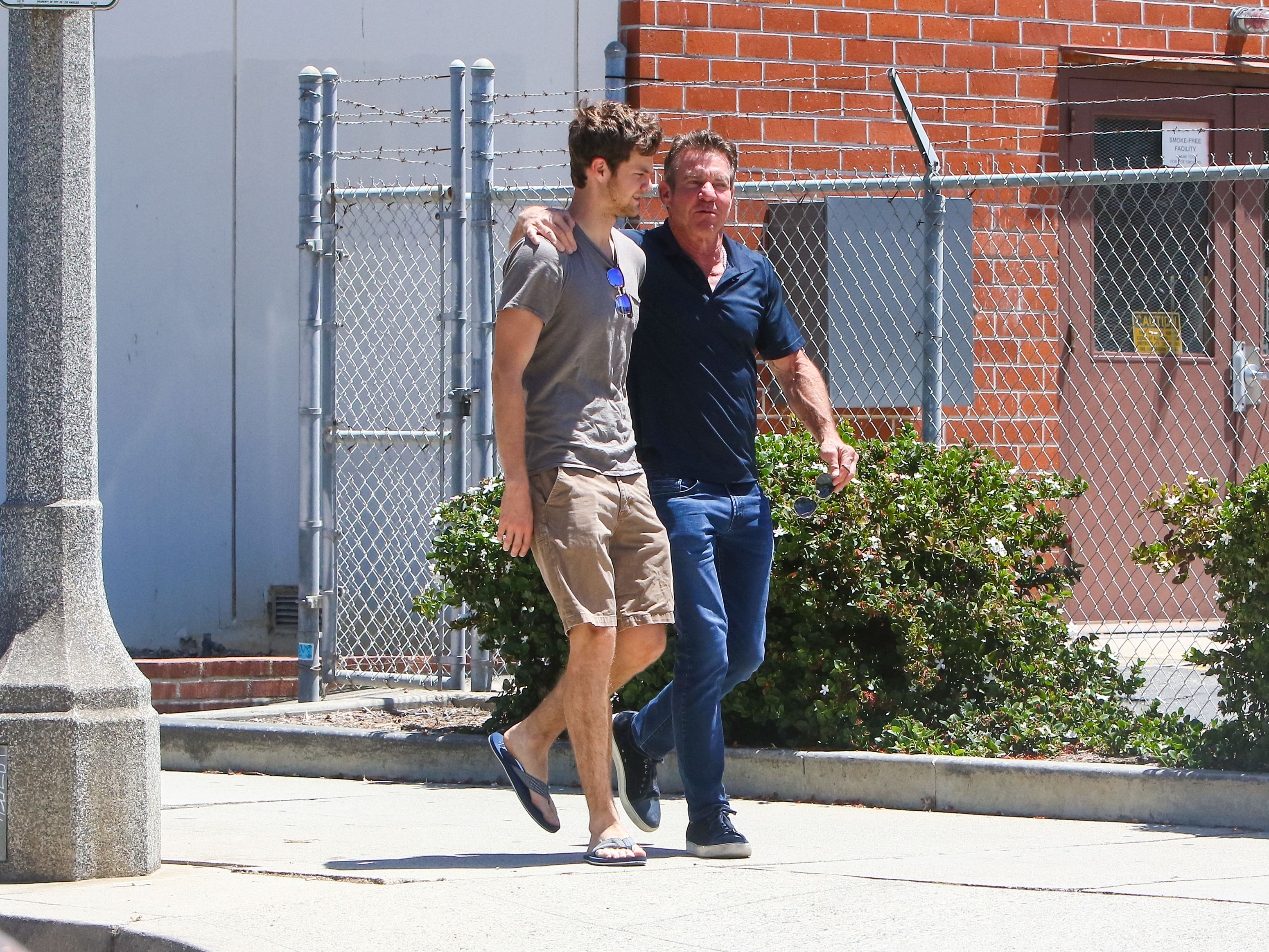 Jack y Dennis Quaid vistos en Los Ángeles, California, el 14 de junio de 2017 | Fuente: Getty Images