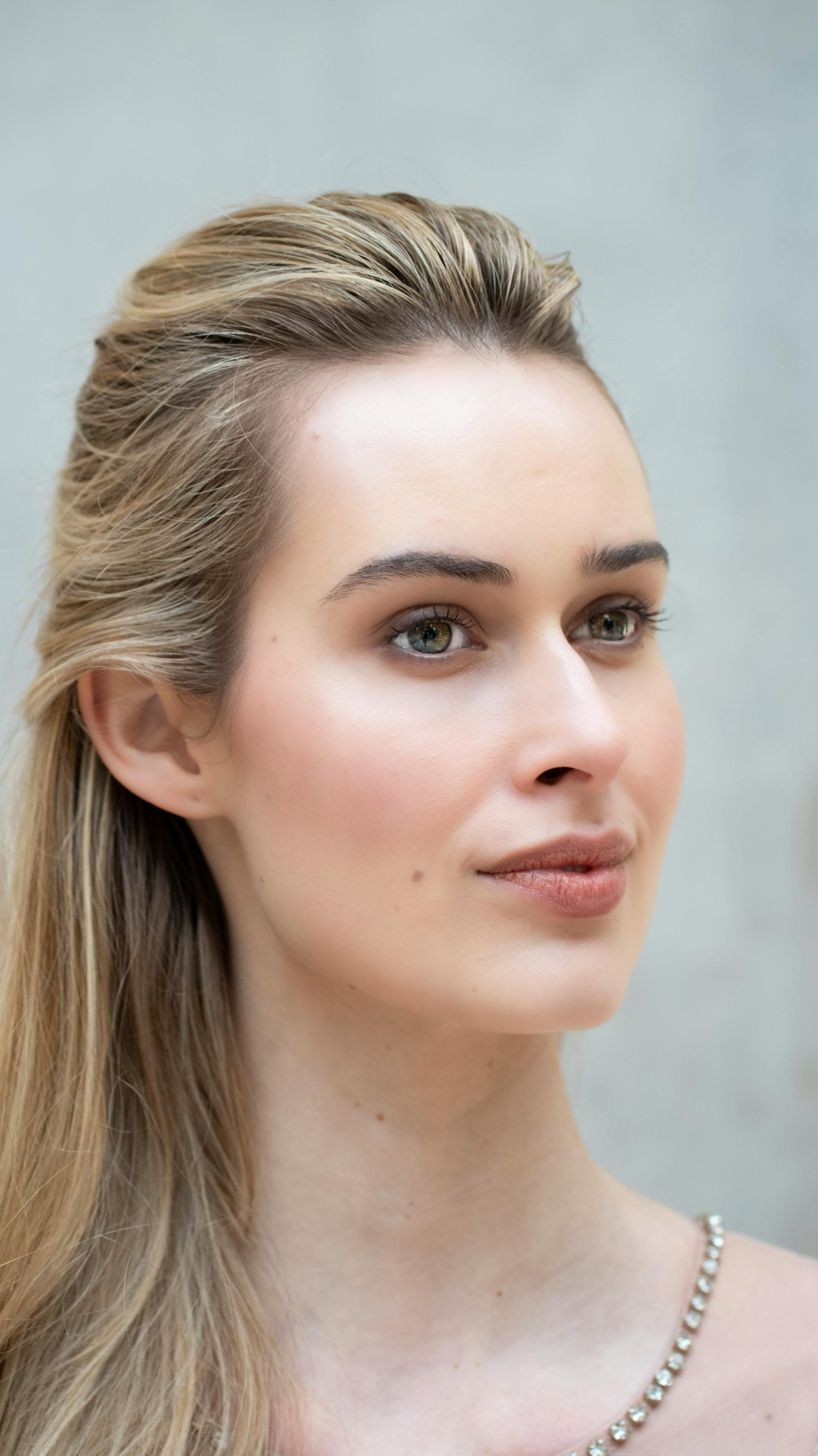 Una mujer de aspecto severo | Fuente: Pexels